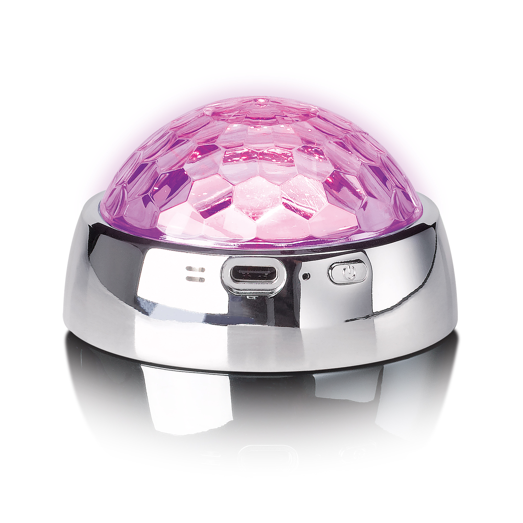 Een discobalvormige lamp met een roze koepel en zilveren basis.