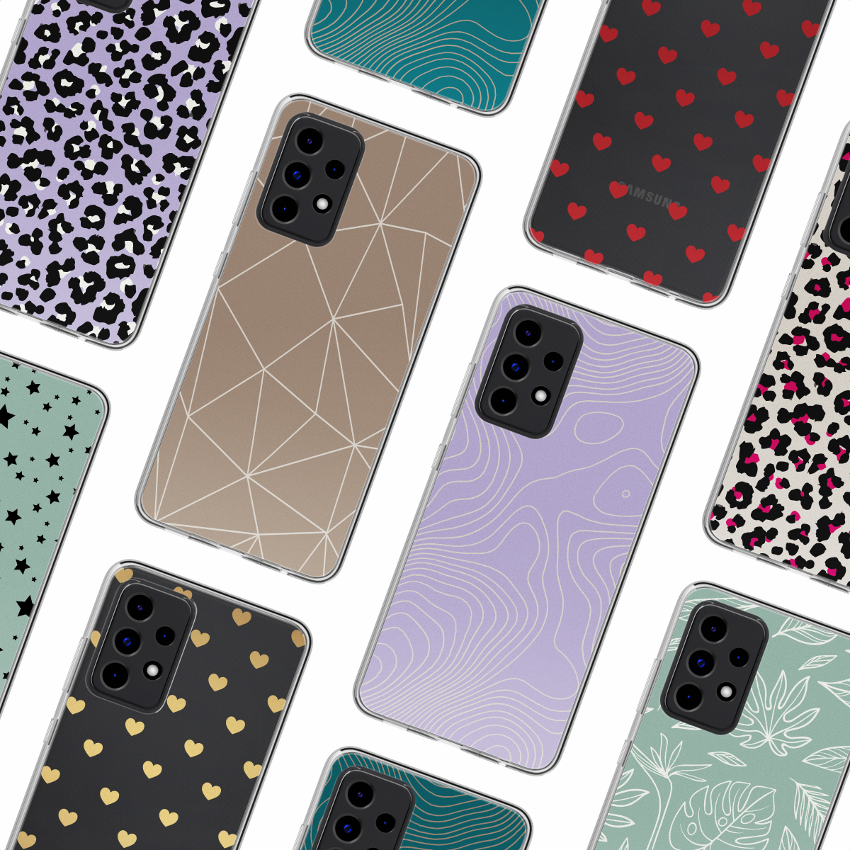 Sono esposte varie custodie per telefoni con diversi motivi. Sono visibili disegni leopardati, a cuore e geometrici.
