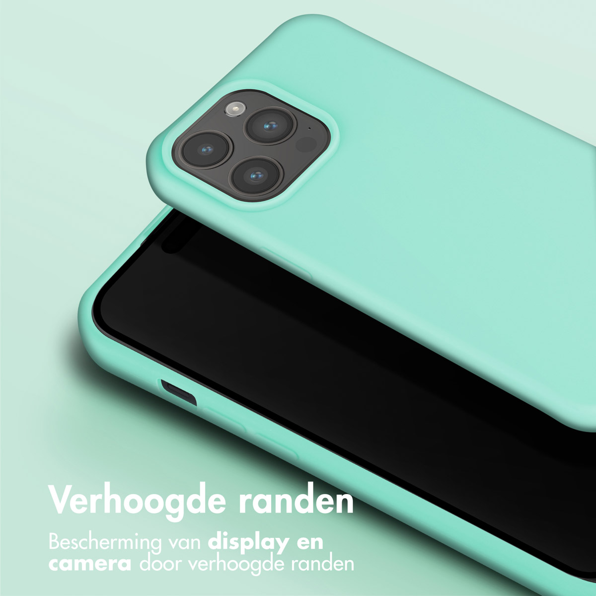 Coque de téléphone bleue exposée. La coque a des bords surélevés pour protéger l'écran.