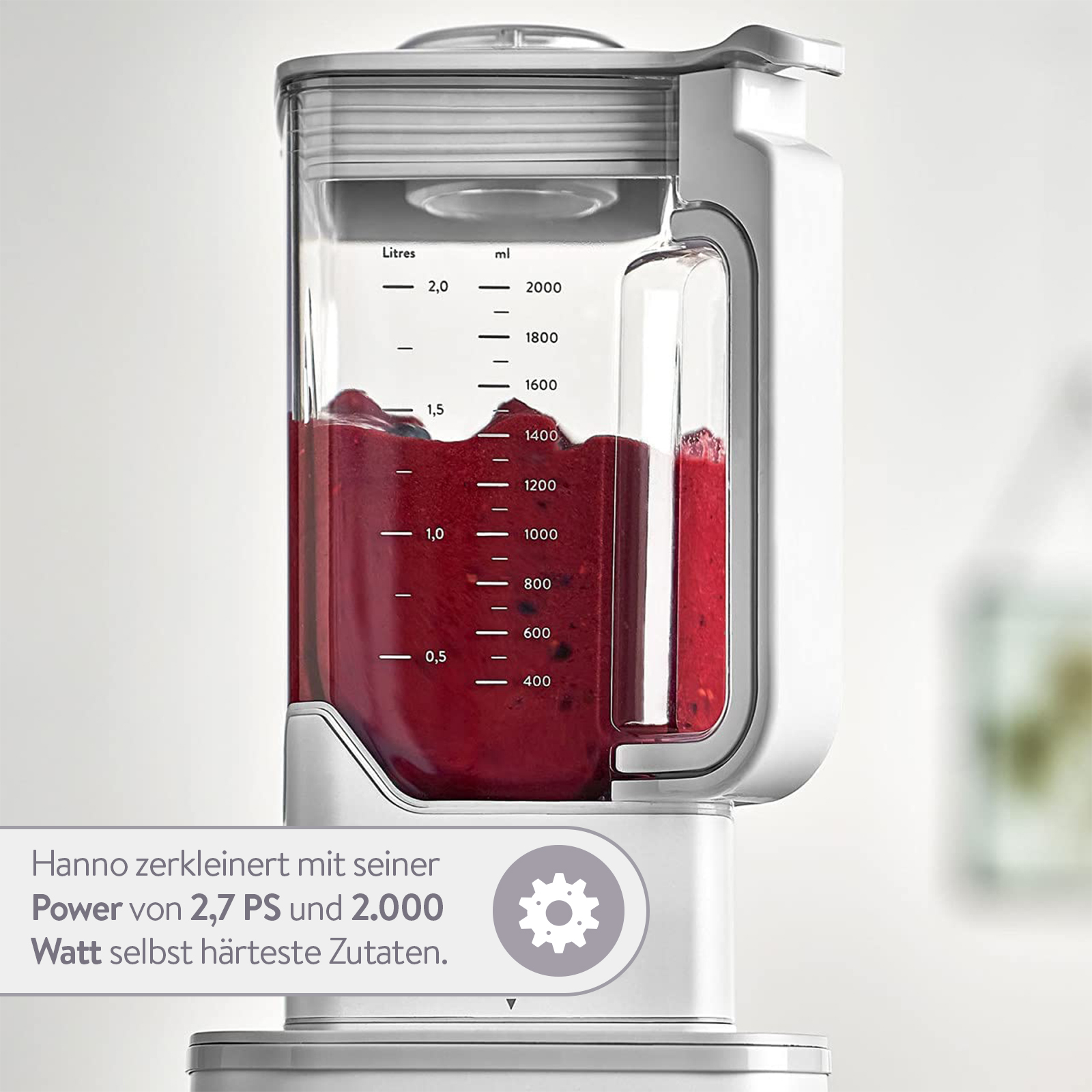 Mixer mit roter Flüssigkeit, Leistung von 2,7 PS und 2.000 Watt.