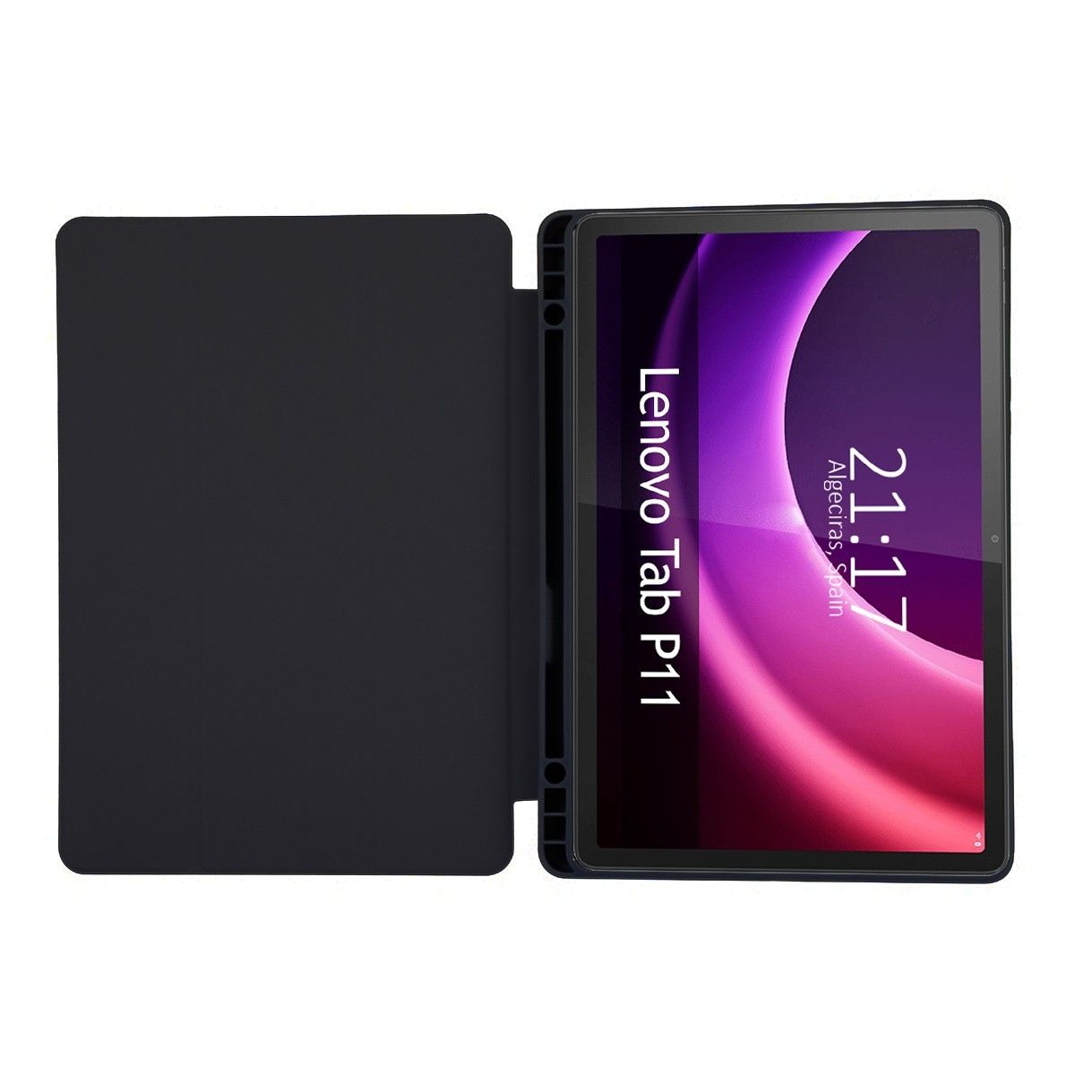 Tableta Lenovo Tab P11 negra en una funda. La pantalla muestra la hora y el nombre de la ciudad.