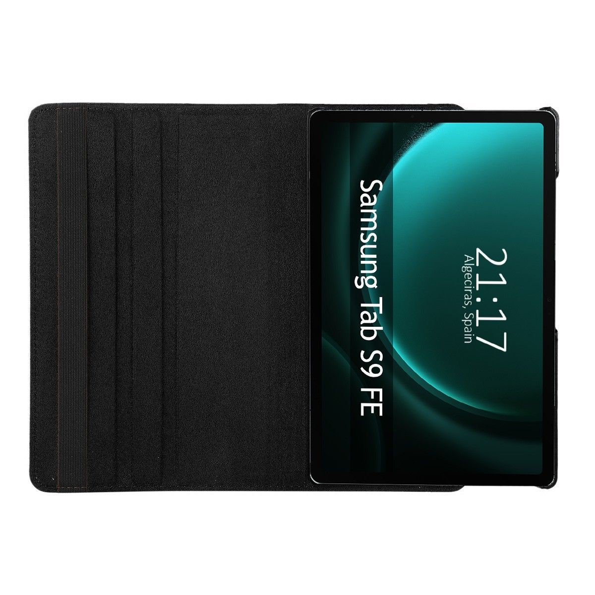 Una tableta Samsung Tab S9 FE negra en una funda negra, mostrando la hora y la ubicación en la pantalla.