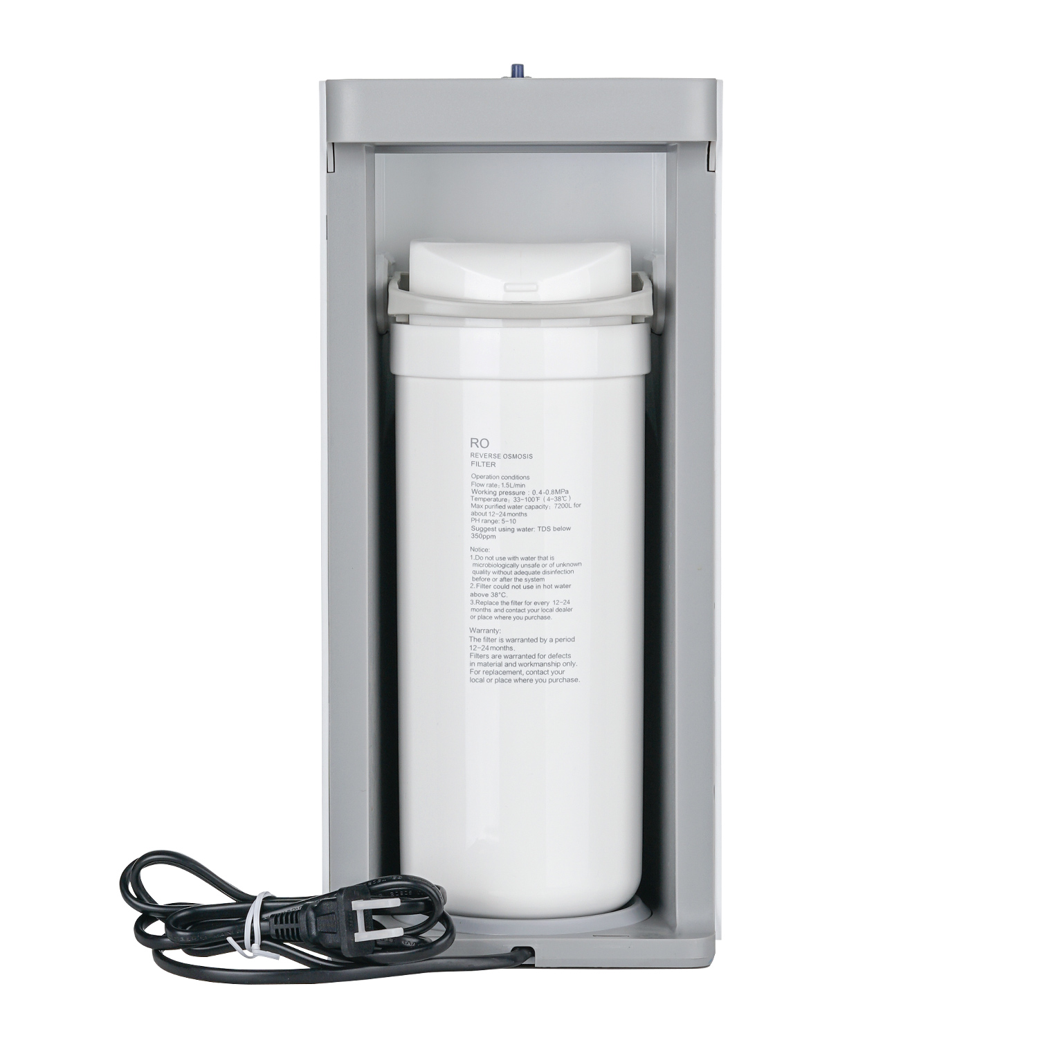 Ein weißer Wasserfilter in einem grauen Gehäuse. Ein schwarzes Netzkabel ist angeschlossen. Text ist auf dem Filter vorhanden.