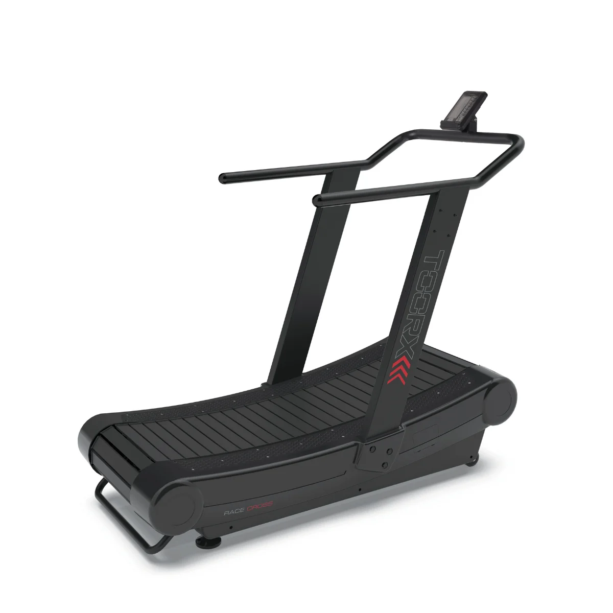 Tapis de course noir avec accents rouges, mains courantes noires.