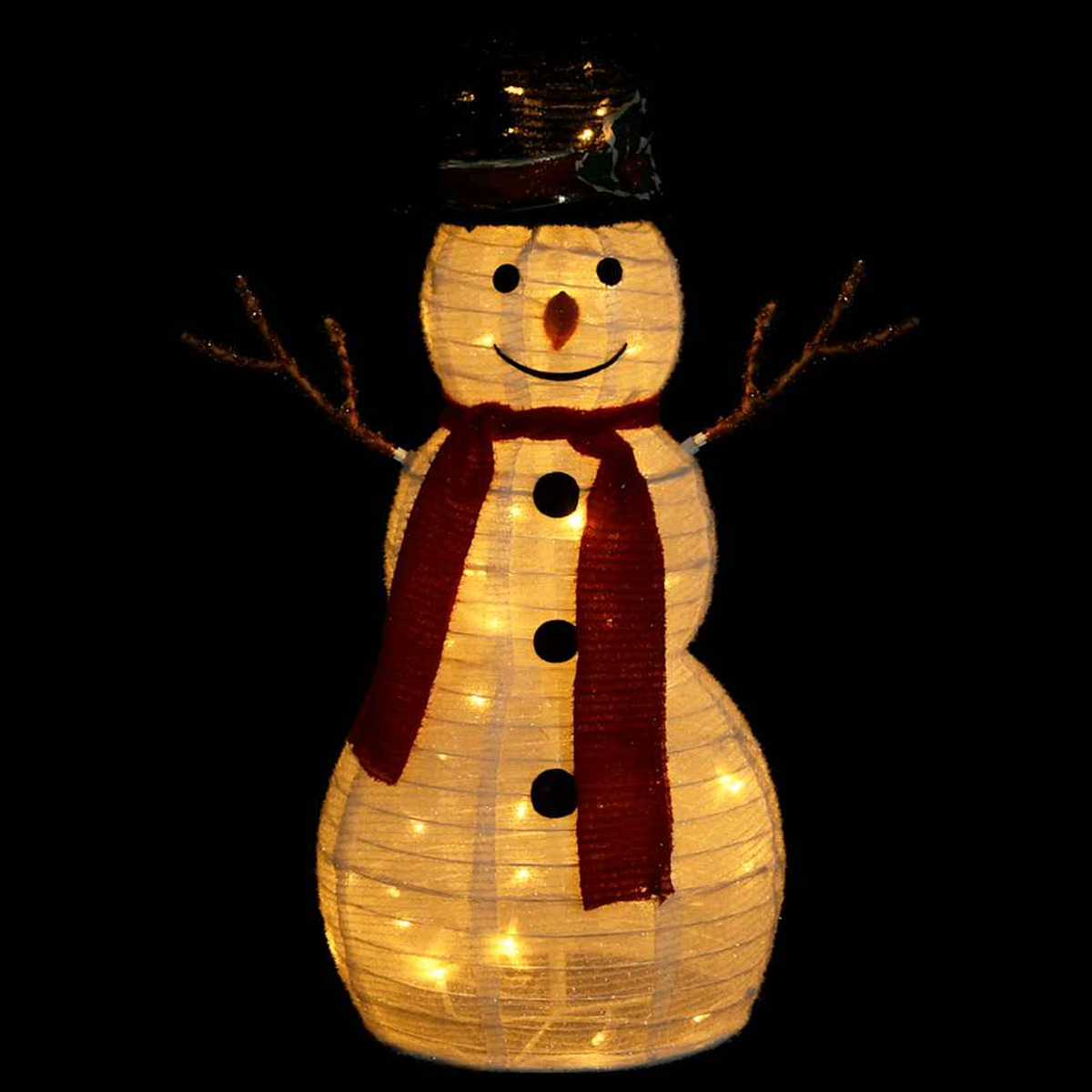 Beleuchteter Schneemann mit Zylinder, Schal und Knöpfen. Schwarzer Hintergrund.
