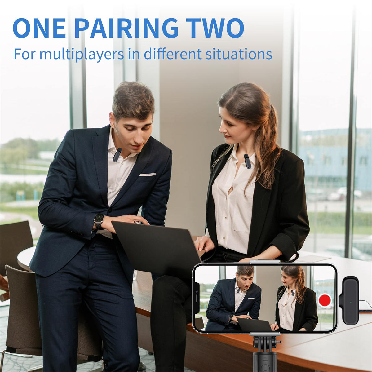 Zwei Personen mit Mikrofonen, ein Telefon, das sie aufzeichnet, und ein Gerät an der Seite. Text: One pairing two, für Multiplayers.