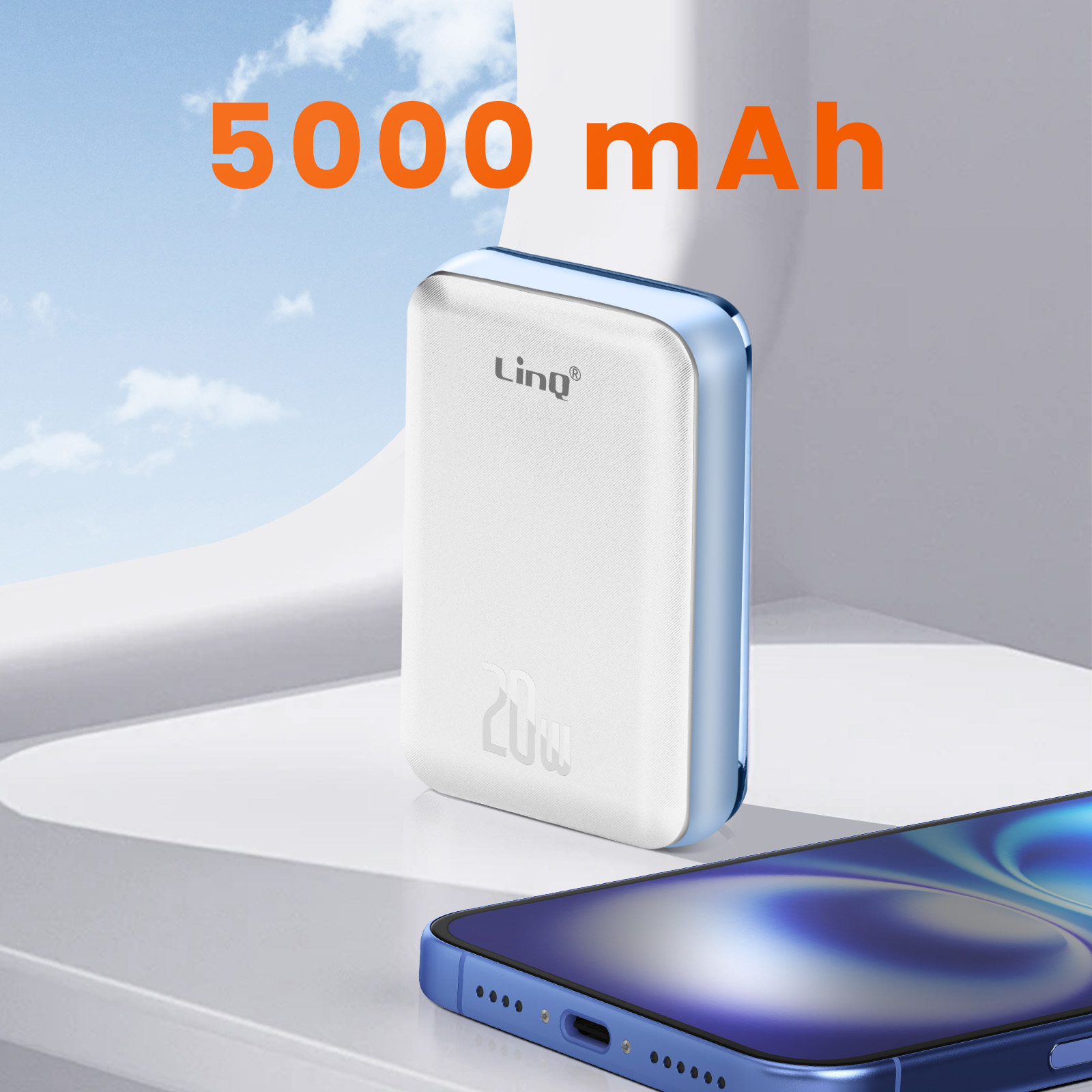 Batterie externe blanche et bleue avec logo 'LiQ'. Affiche 20W et 5000 mAh. Téléphone au premier plan.