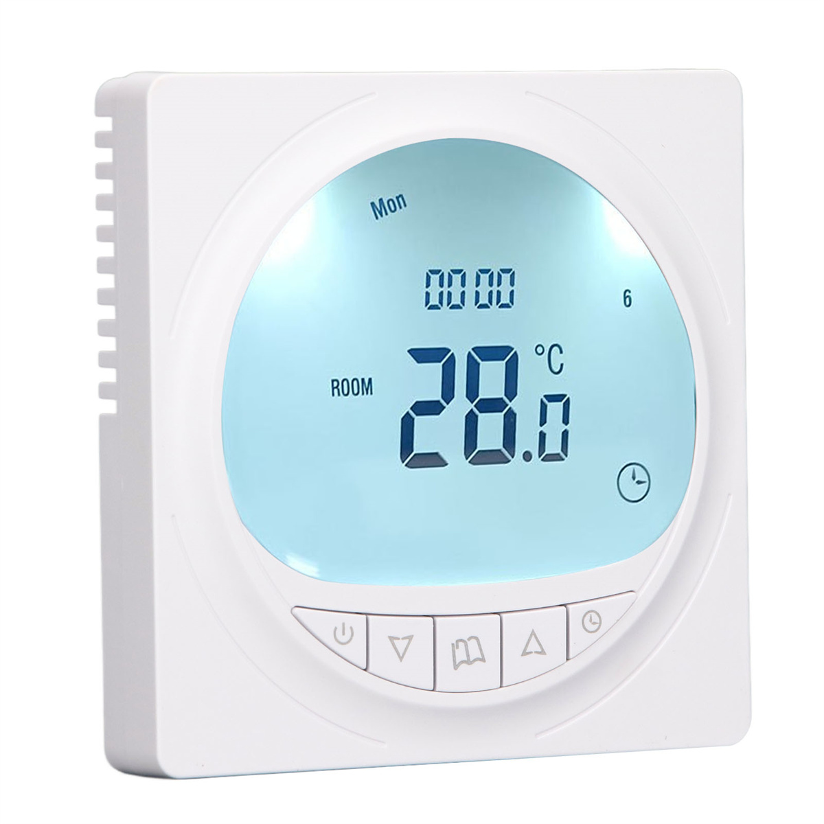 Ein weißes quadratisches Thermostat mit einem blauen Bildschirm, der die Temperatur anzeigt.