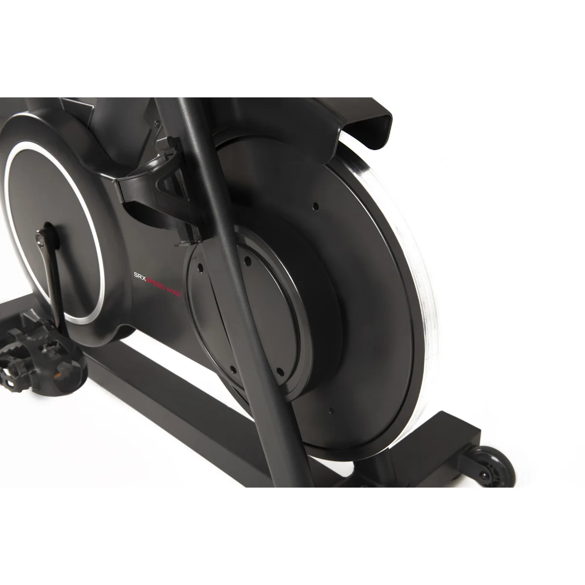 Schwarzes Heimtrainer-Rad, SRX9500-Logo. Schwarze Pedale und Rahmen.