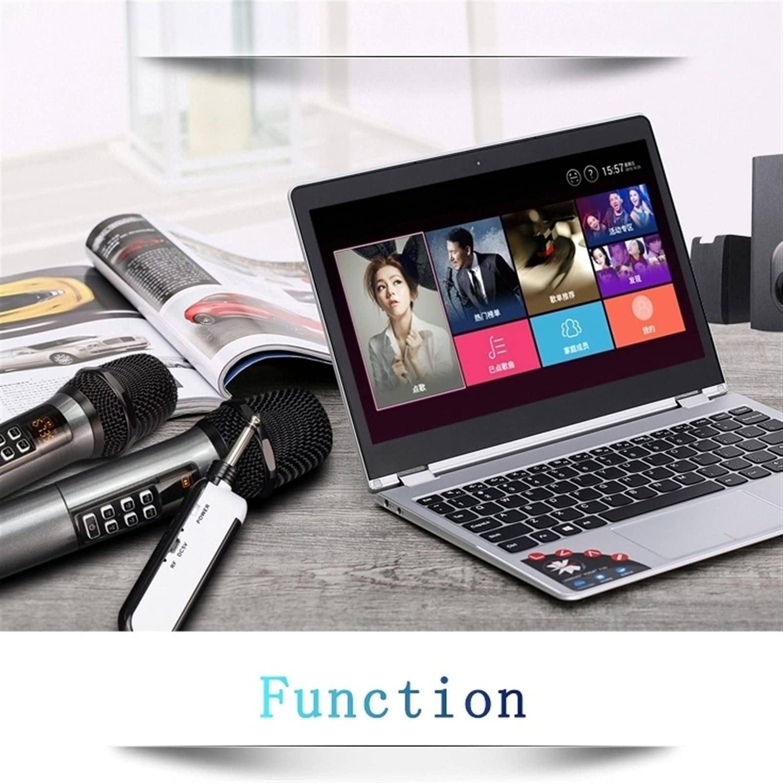 Een laptop toont een karaoke-interface, met microfoons en een draadloze ontvanger. Het woord 'Function' staat onderaan.