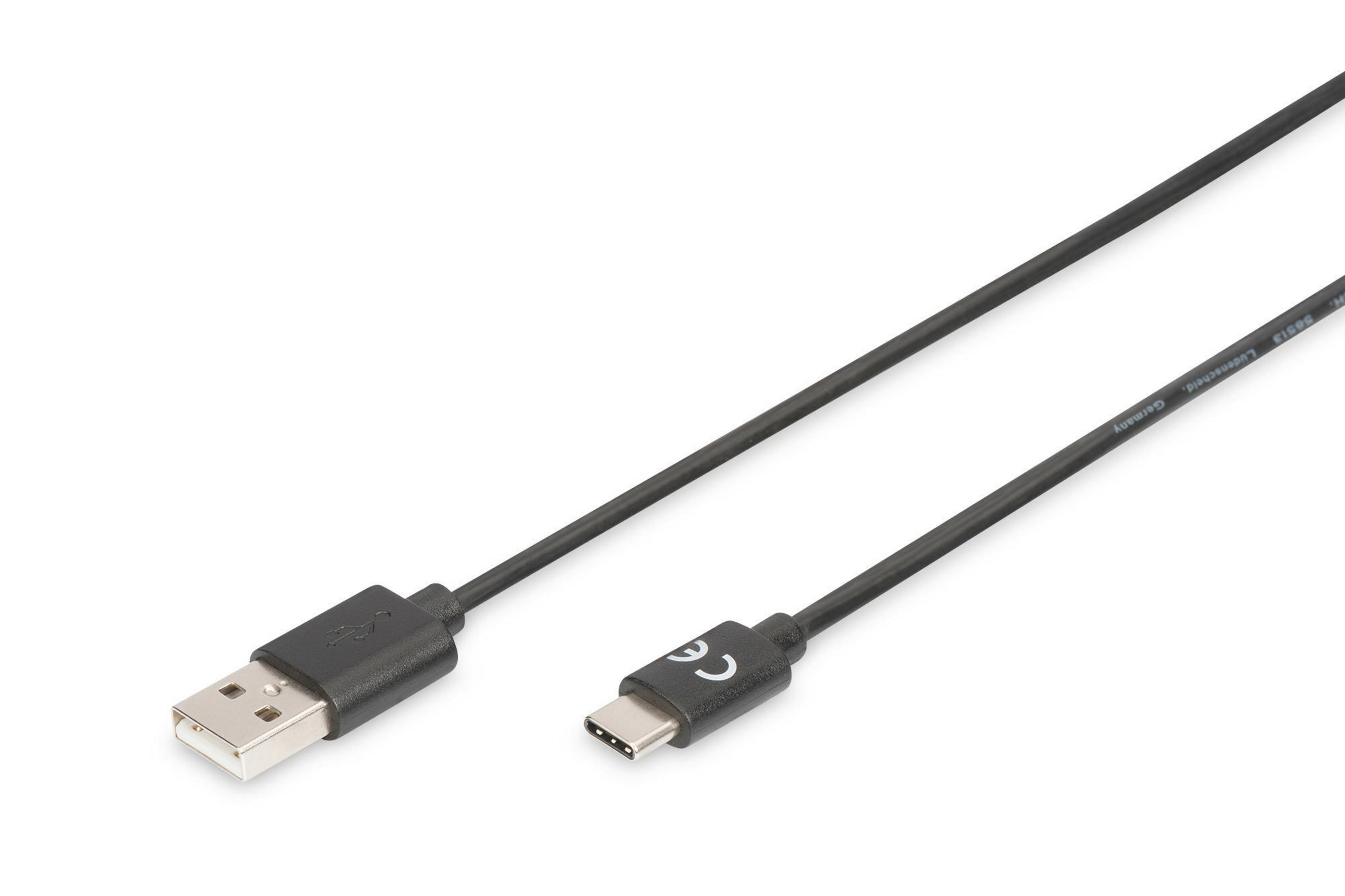 Schwarzes USB-zu-USB-C-Kabel auf weißem Hintergrund. Die Anschlüsse sind sichtbar.