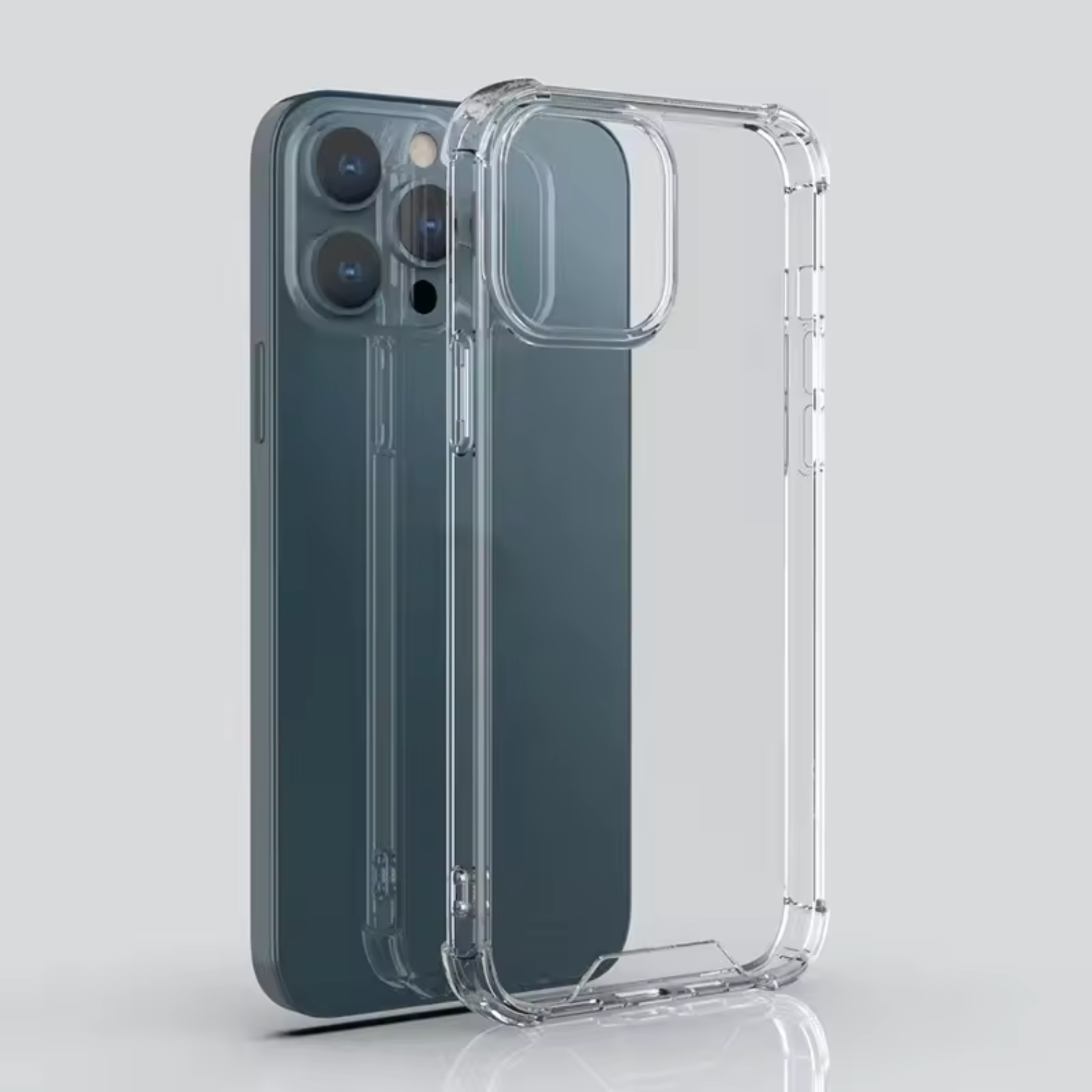 Eine durchsichtige Handyhülle auf einem Telefon, die Rückseite und Kameras zeigt.