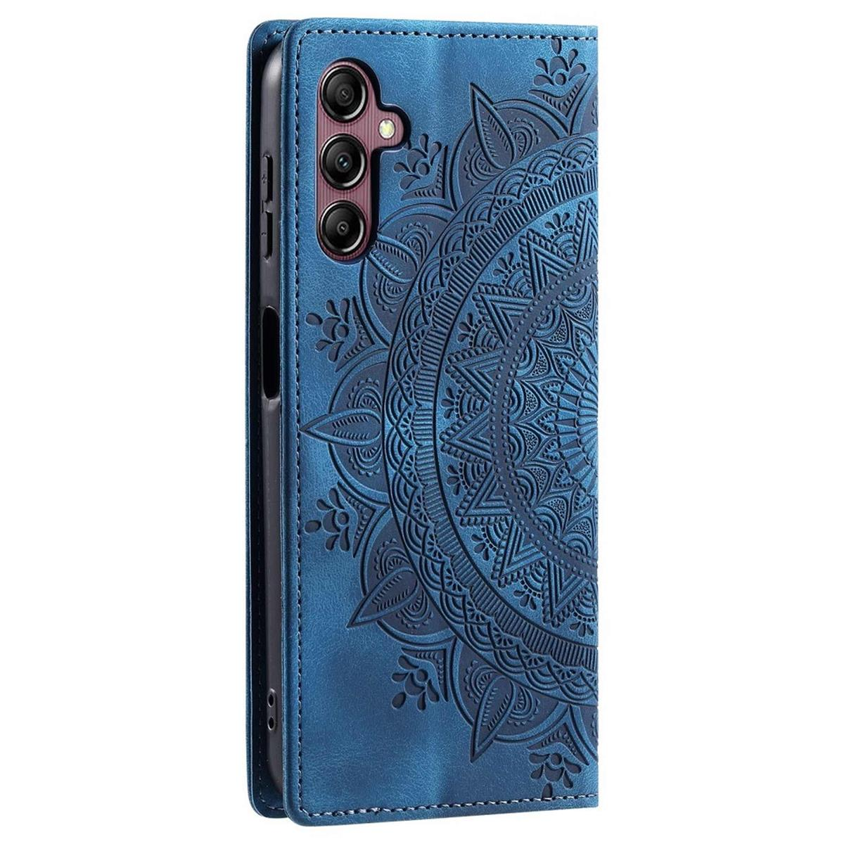Blaue Leder-Handyhülle mit einem detaillierten, geprägten Mandala-Design auf der Hülle.