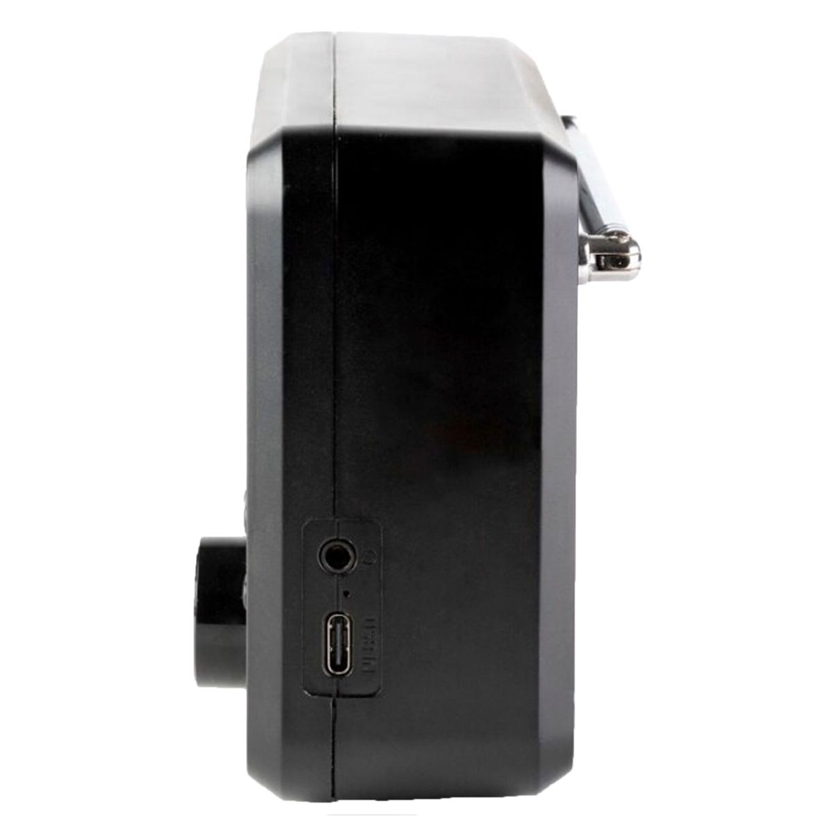 Czarne radio, widok z boku. Posiada port USB i antenę. Białe tło.