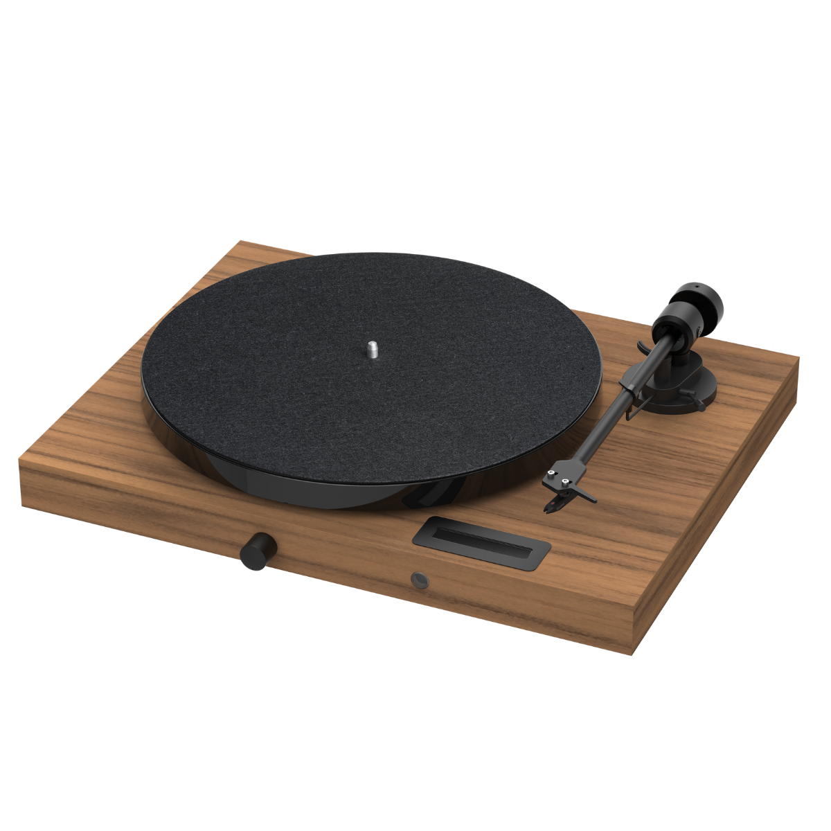 Drewniany gramofon z czarną płytą i ramieniem. Jest na białym tle.