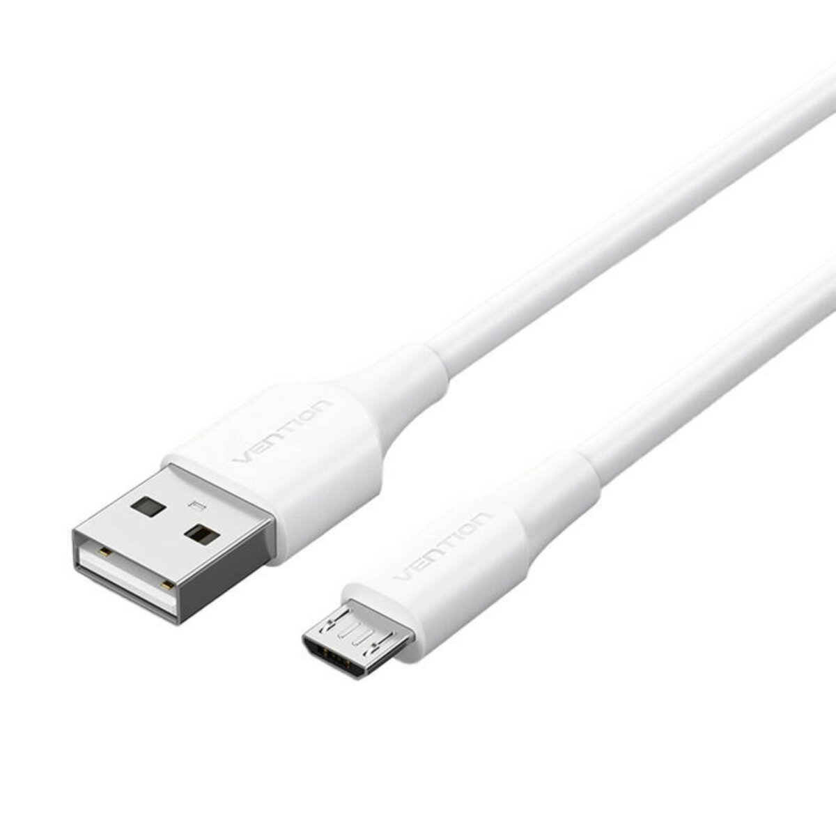 Cable USB blanco con conector USB-A y micro-USB, aislado sobre blanco.