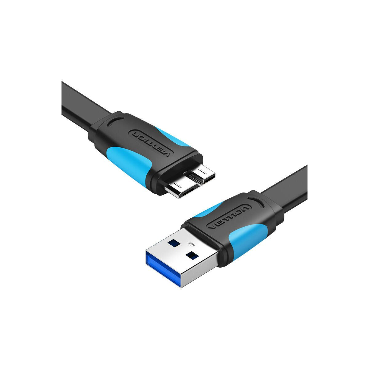 Cavo USB a Micro USB nero, con dettagli blu sui connettori, su sfondo bianco.