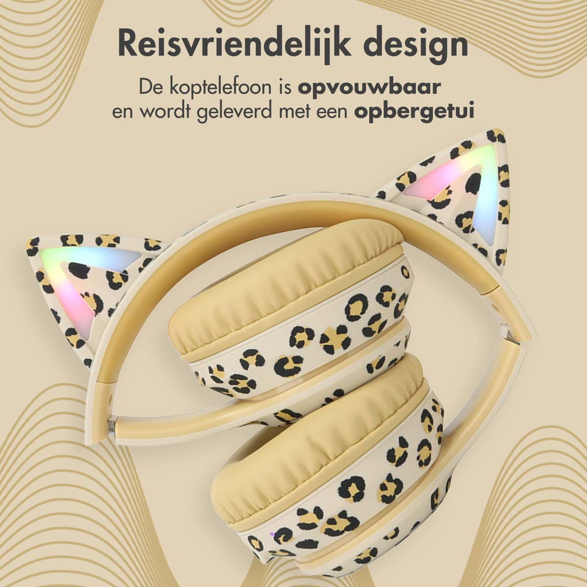 Folded headphones with a leopard print design, and cat ear shapes. Text reads 'Reisvriendelijk design'.