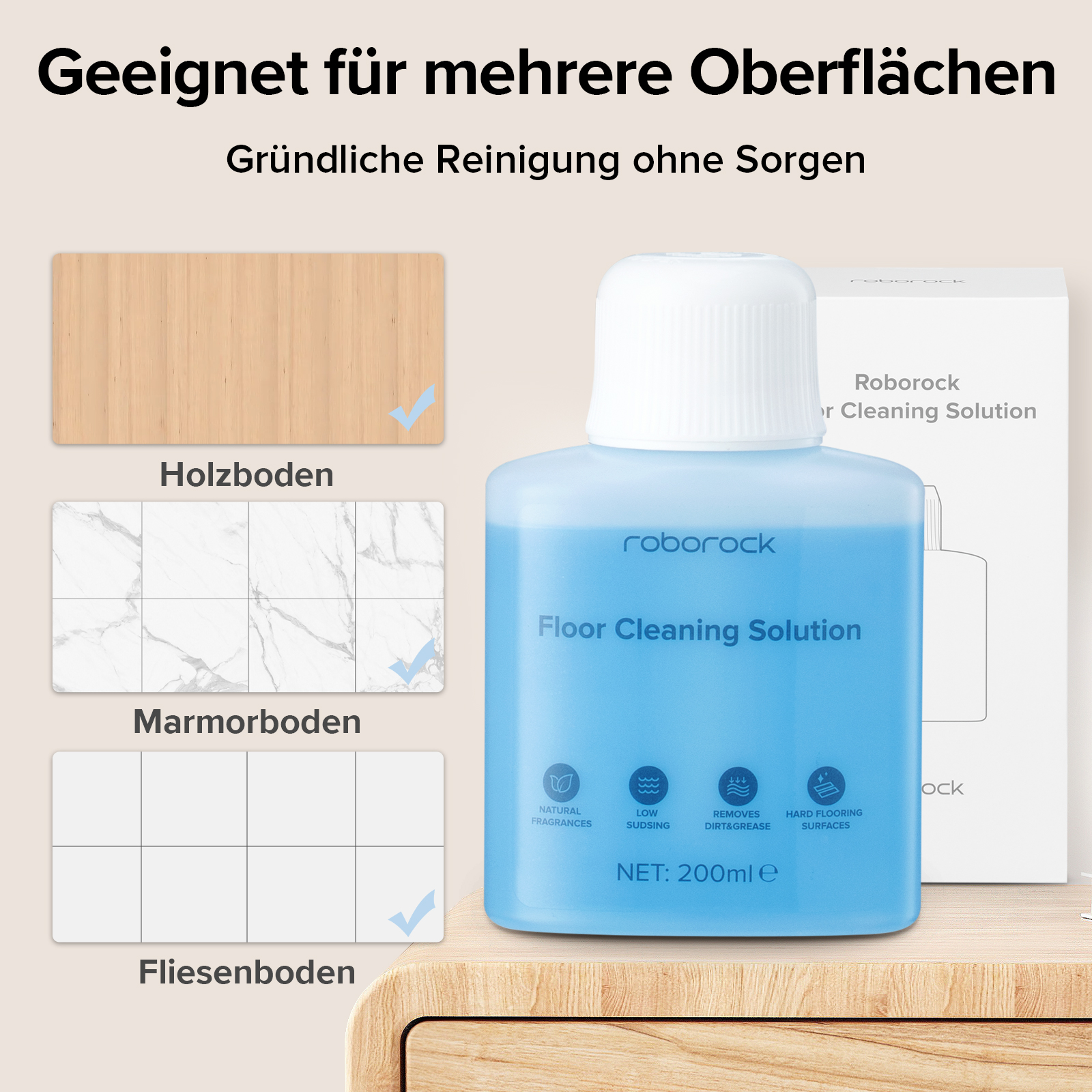 Eine blaue Flasche Roborock Bodenreinigungslösung. Sie befindet sich auf einer Holzoberfläche.