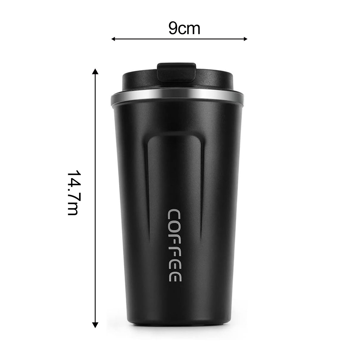 Schwarzer Reisebecher mit der Aufschrift 'COFFEE'. Er ist 14,7 cm hoch und 9 cm breit.