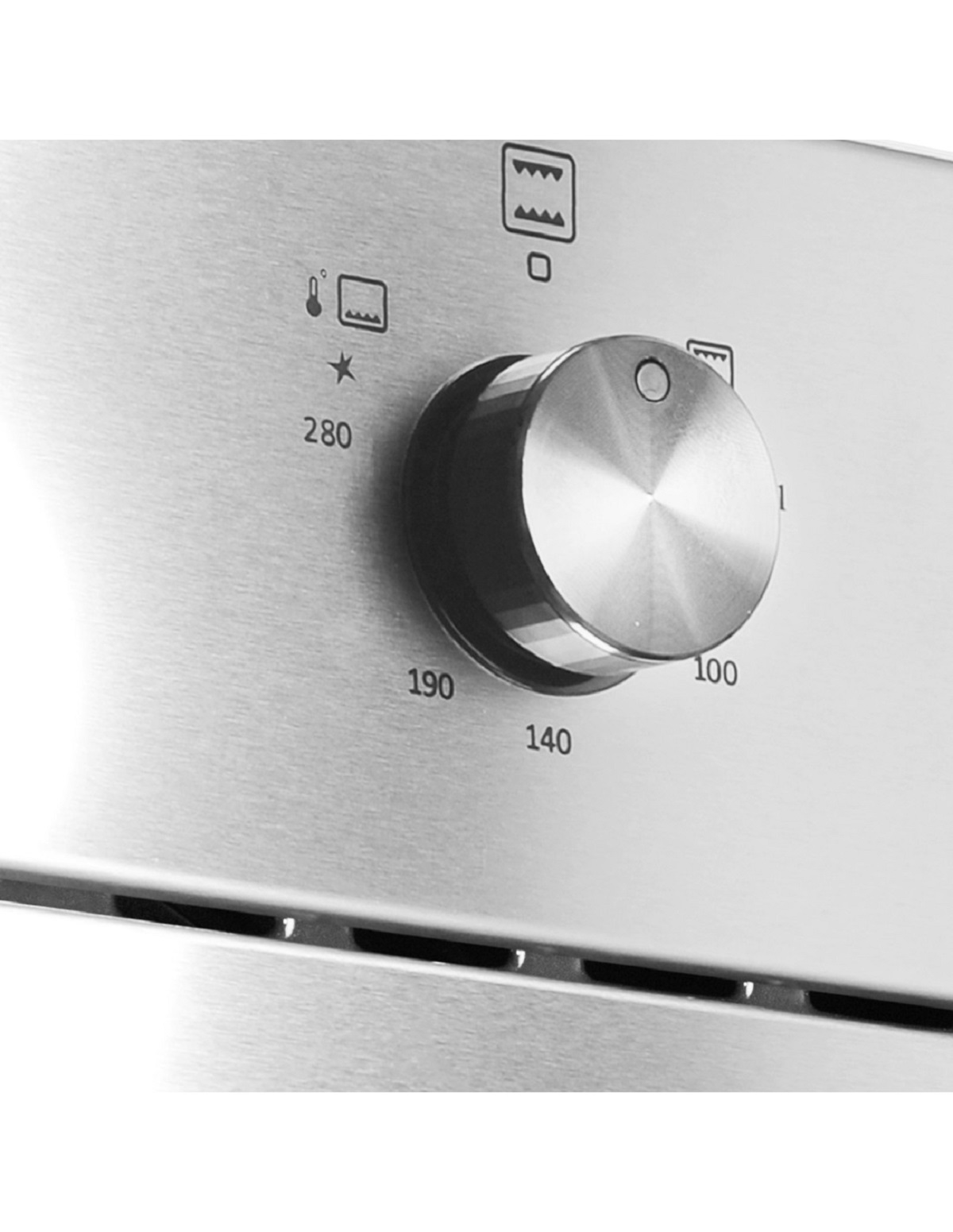 Primer plano de un dial de horno con marcas de temperatura. Es una superficie metálica de color plateado.