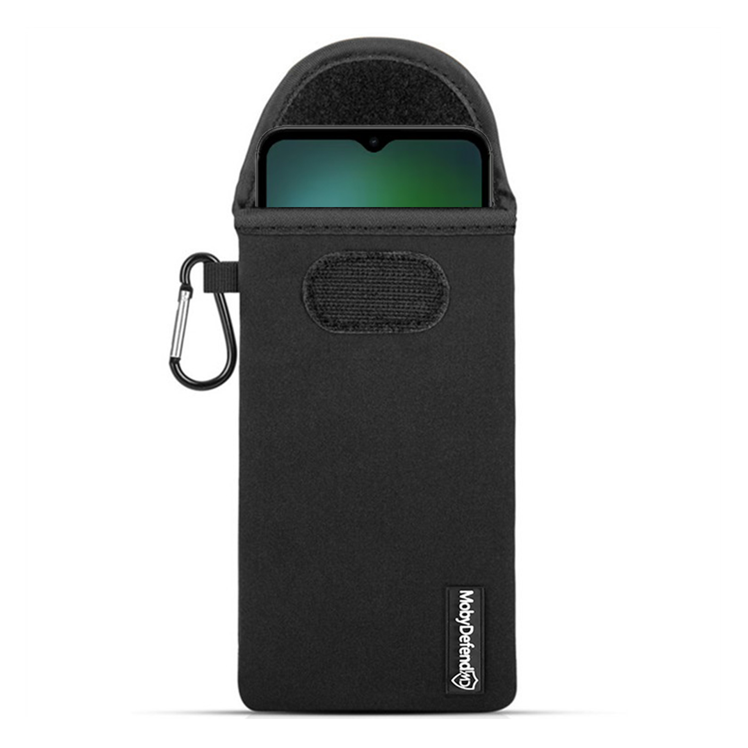 Zwarte telefoonhoes, met telefoon erin. Zwarte band, karabijnhaak. Witte achtergrond. Tekst op de hoes.