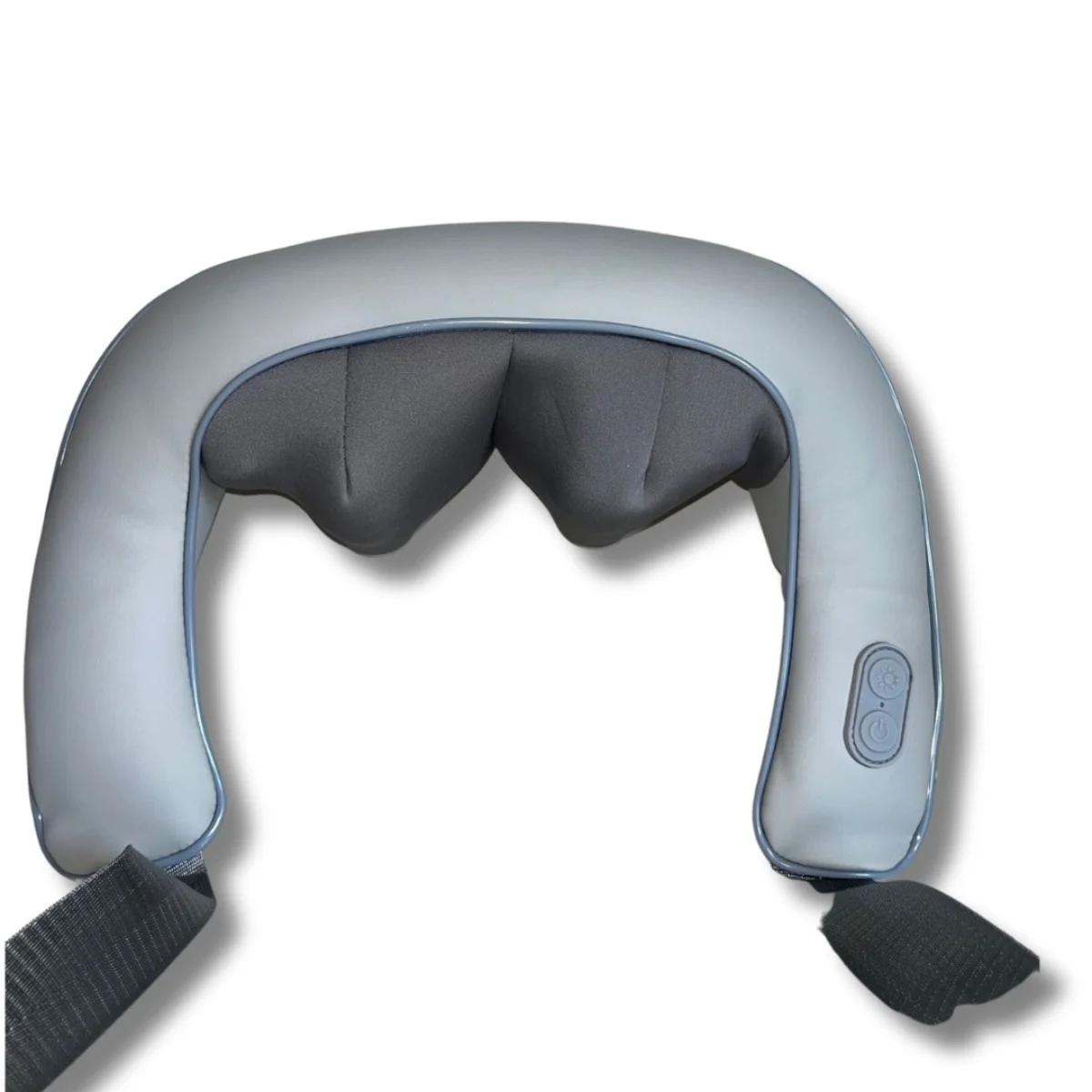 Nekmassager, wit met grijze kussens, zwarte bandjes, geïsoleerd op witte achtergrond.