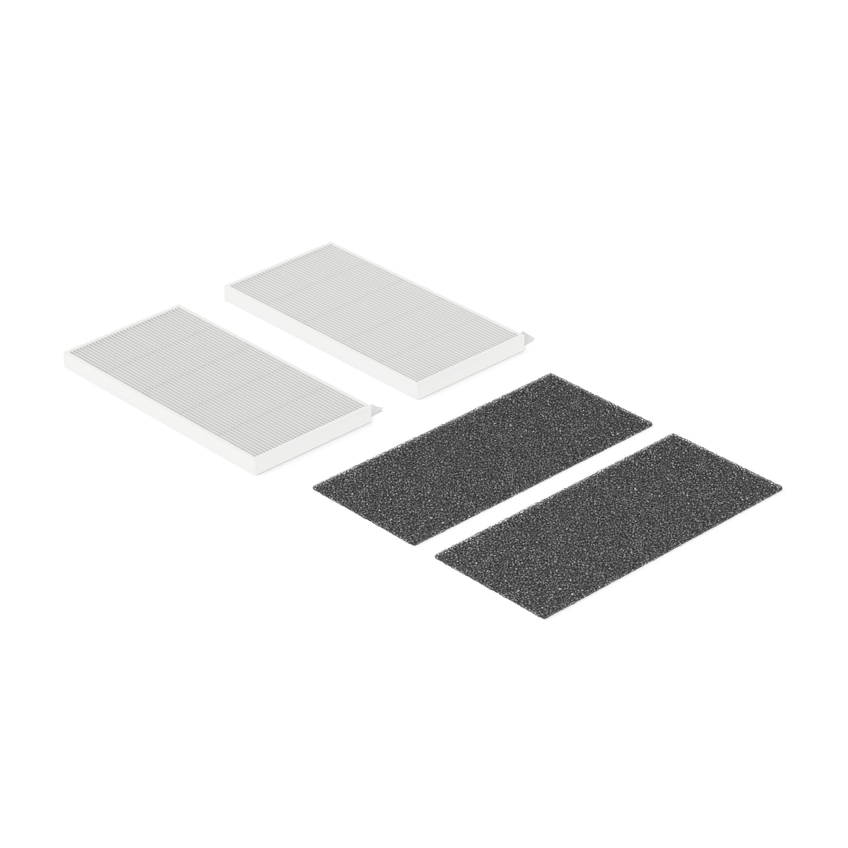 Vista isométrica de filtros de aire: dos filtros blancos y dos filtros de espuma negra rectangulares.