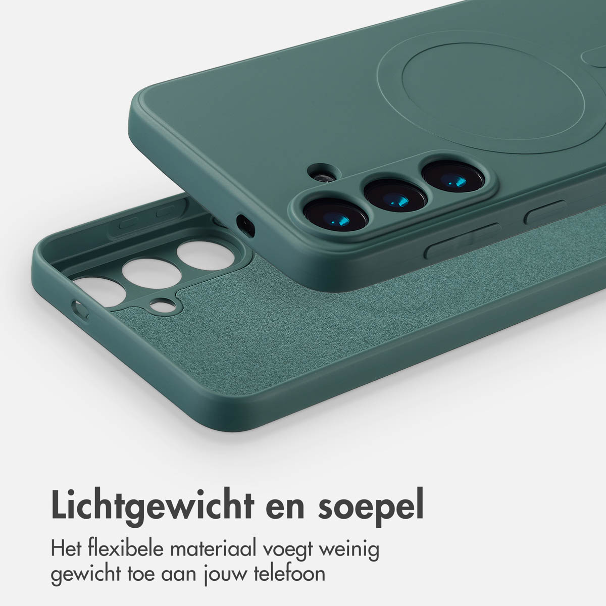 Groene telefoonhoes. Het bovenste deel is los van de onderkant en toont de binnenkant.