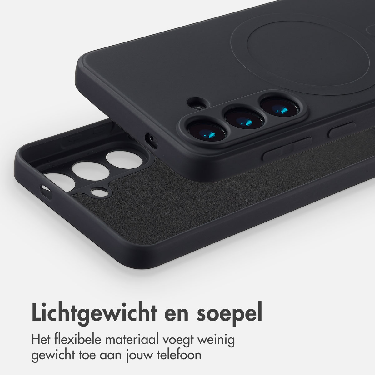 Een zwarte telefoonhoes met telefoon erin, de hoes is open. Zwart MagSafe-logo.