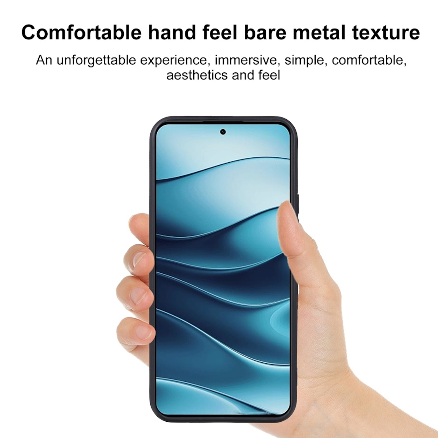 Die Hand einer Person, die ein schwarzes Telefon hält. Text über komfortable Textur steht über dem Telefon.