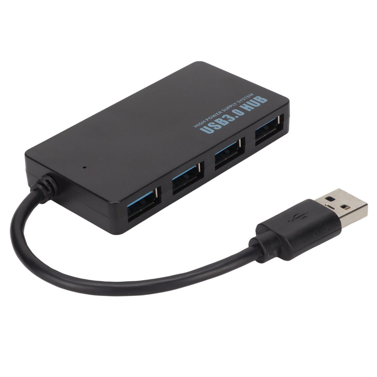 Schwarzer USB 3.0-Hub mit vier Anschlüssen und einem Kabel. Er ist beschriftet.