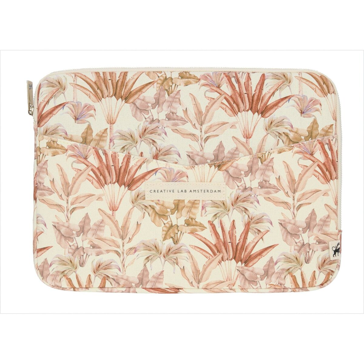 Eine gemusterte Laptoptasche mit Reißverschluss und dem Text 'CREATIVE LAB AMSTERDAM' darauf. Blumendesign.