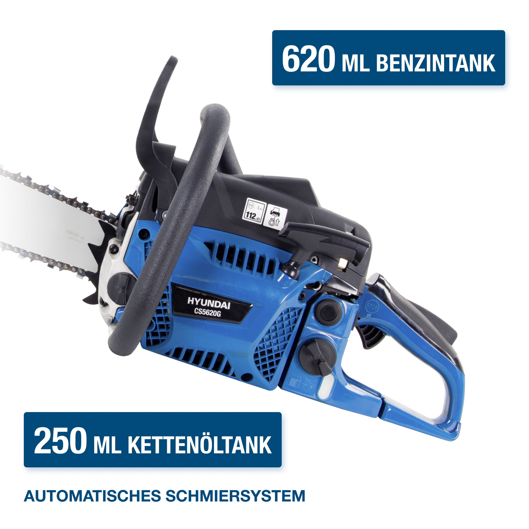 Blaue und schwarze Kettensäge mit Text, der Tankgrößen angibt, vor weißem Hintergrund.