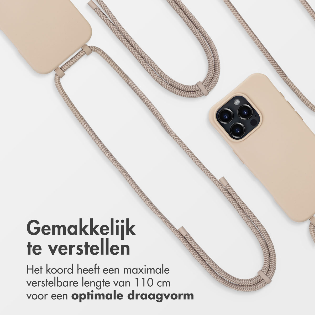 Telefoonhoesjes en een koord op een witte achtergrond, met tekst over verstelbaarheid.