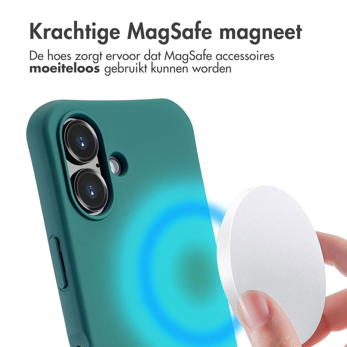 Een teal telefoonhoesje met een MagSafe-accessoire. Een hand houdt een witte cirkelvormige MagSafe vast. De achtergrond toont tekst in het Nederlands.