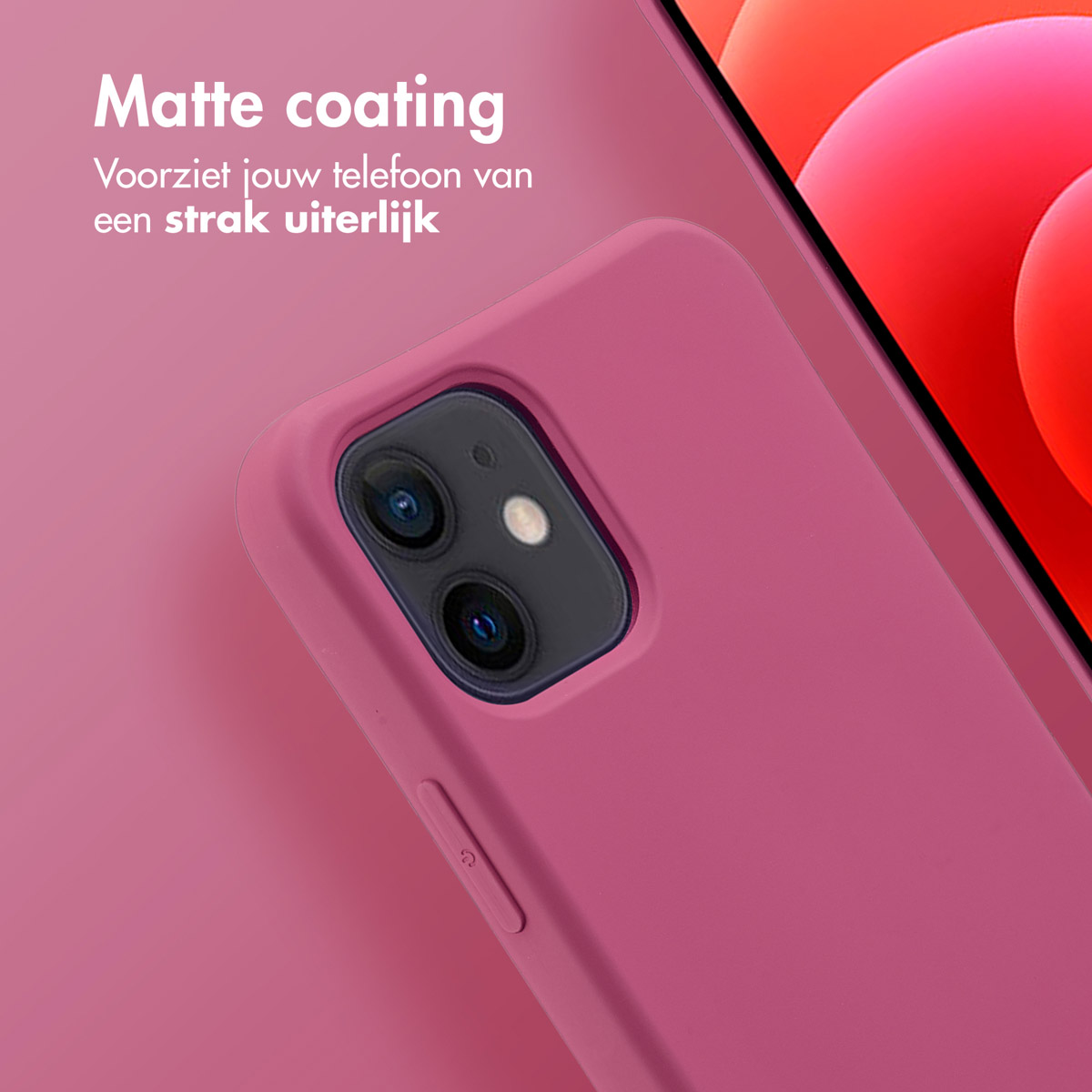 Close-up van een roze telefoonhoesje op een telefoon. De hoes heeft een matte afwerking en bedekt de achterkant.