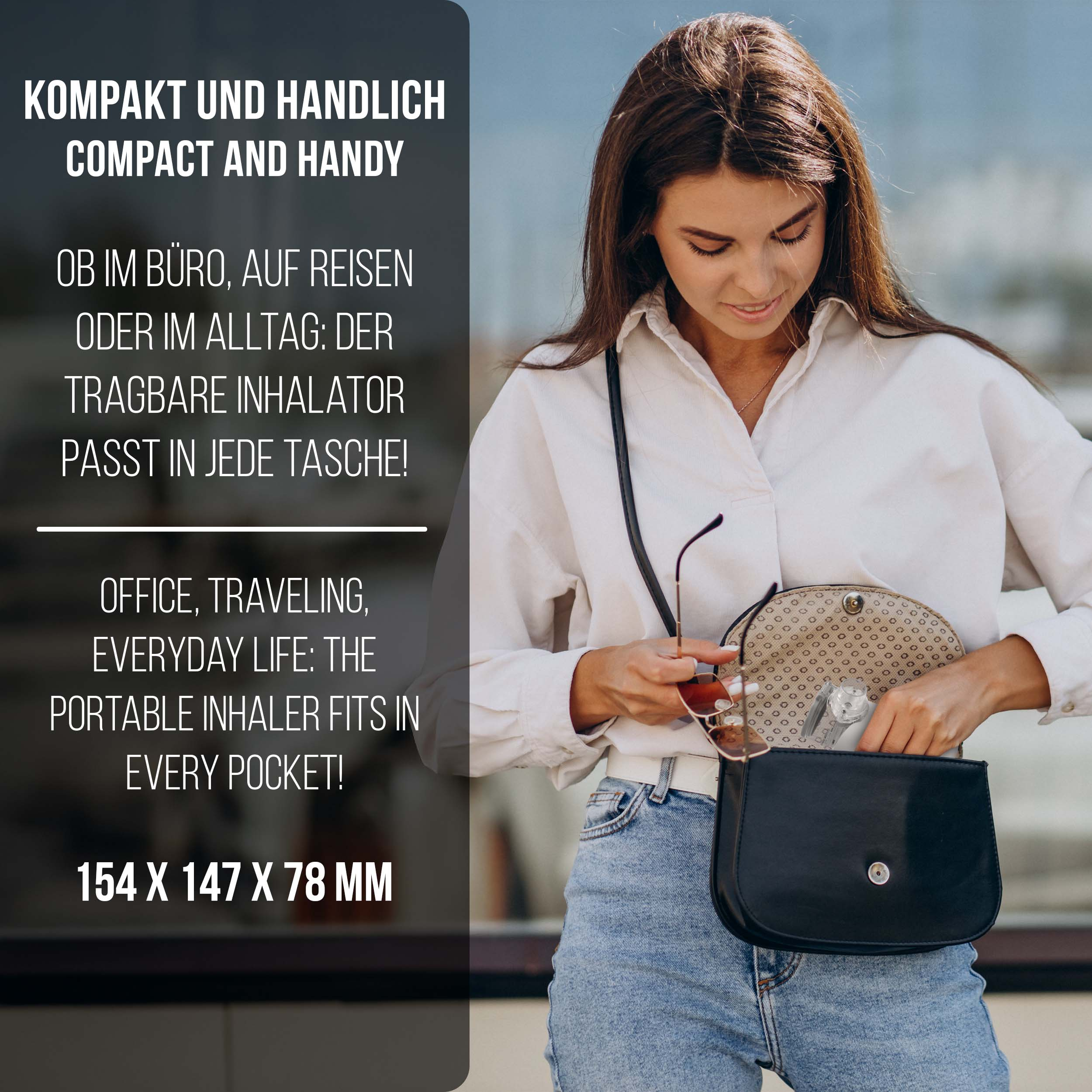 Eine Frau mit Handtasche und Sonnenbrille betrachtet einen tragbaren Inhalator. Text sagt kompakt und handlich.