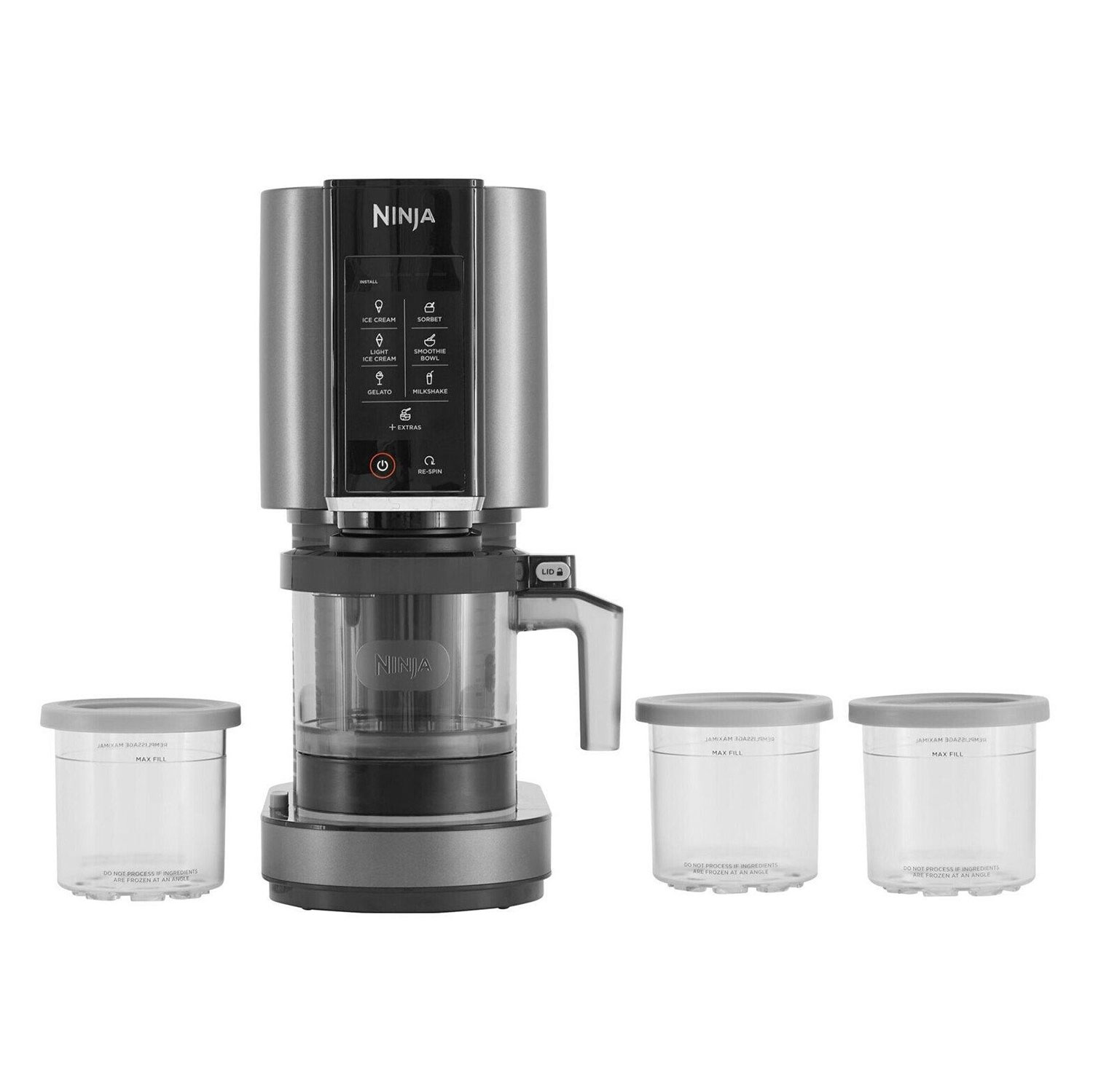 Srebrno-czarny blender Ninja z trzema przezroczystymi pojemnikami.