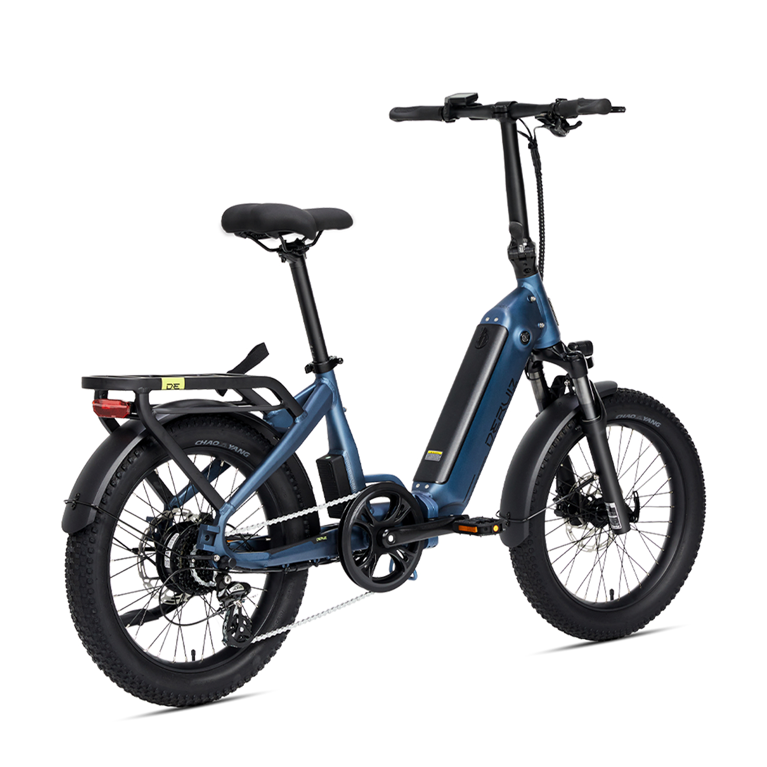 Blaues E-Bike mit breiten Reifen, schwarzem Sitz und Lenker, bereit für eine Fahrt.