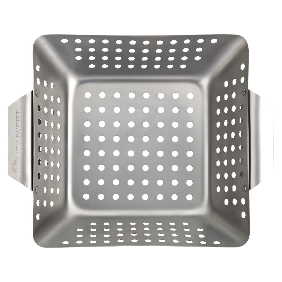 Ein quadratischer Grillkorb aus Edelstahl mit vielen Löchern, bereit zum Grillen von Speisen.