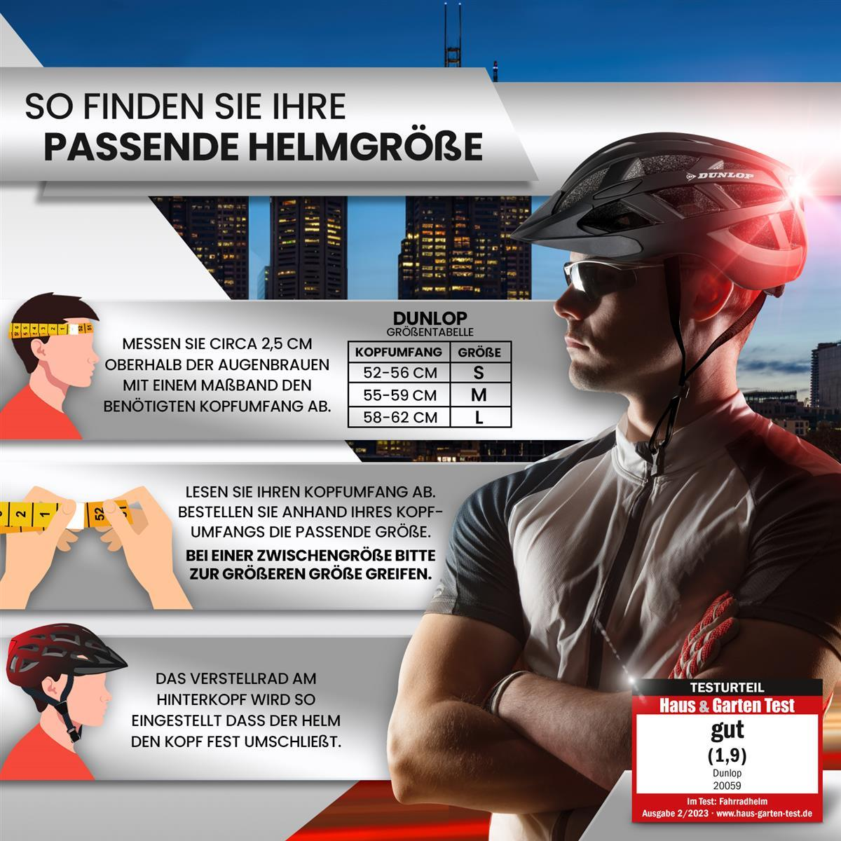 Ein Mann, der einen schwarzen Helm trägt, misst den Kopfumfang, mit Größentabelle.