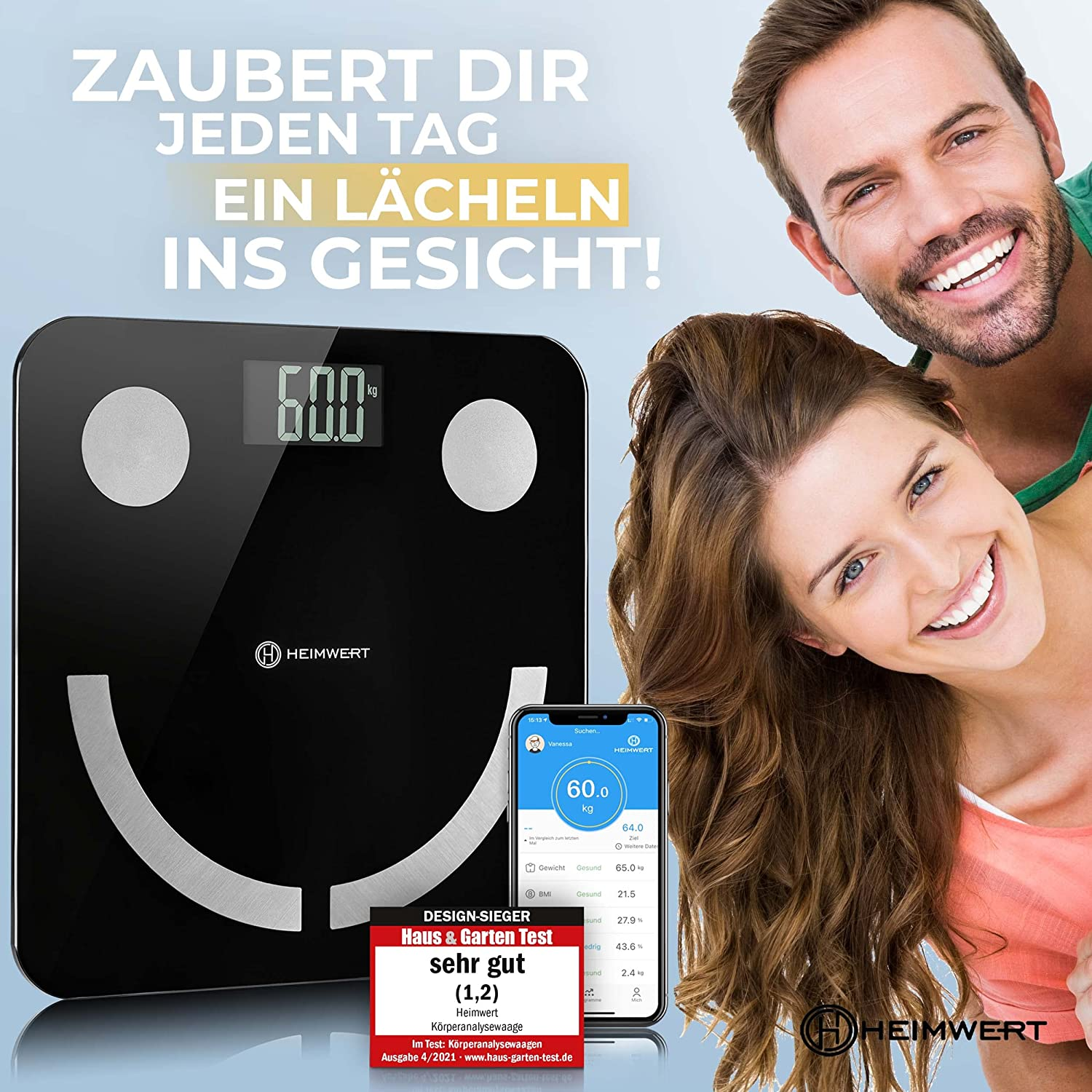 Eine schwarze Waage und ein Smartphone, das das Gewicht anzeigt, ein lächelndes Paar oben.