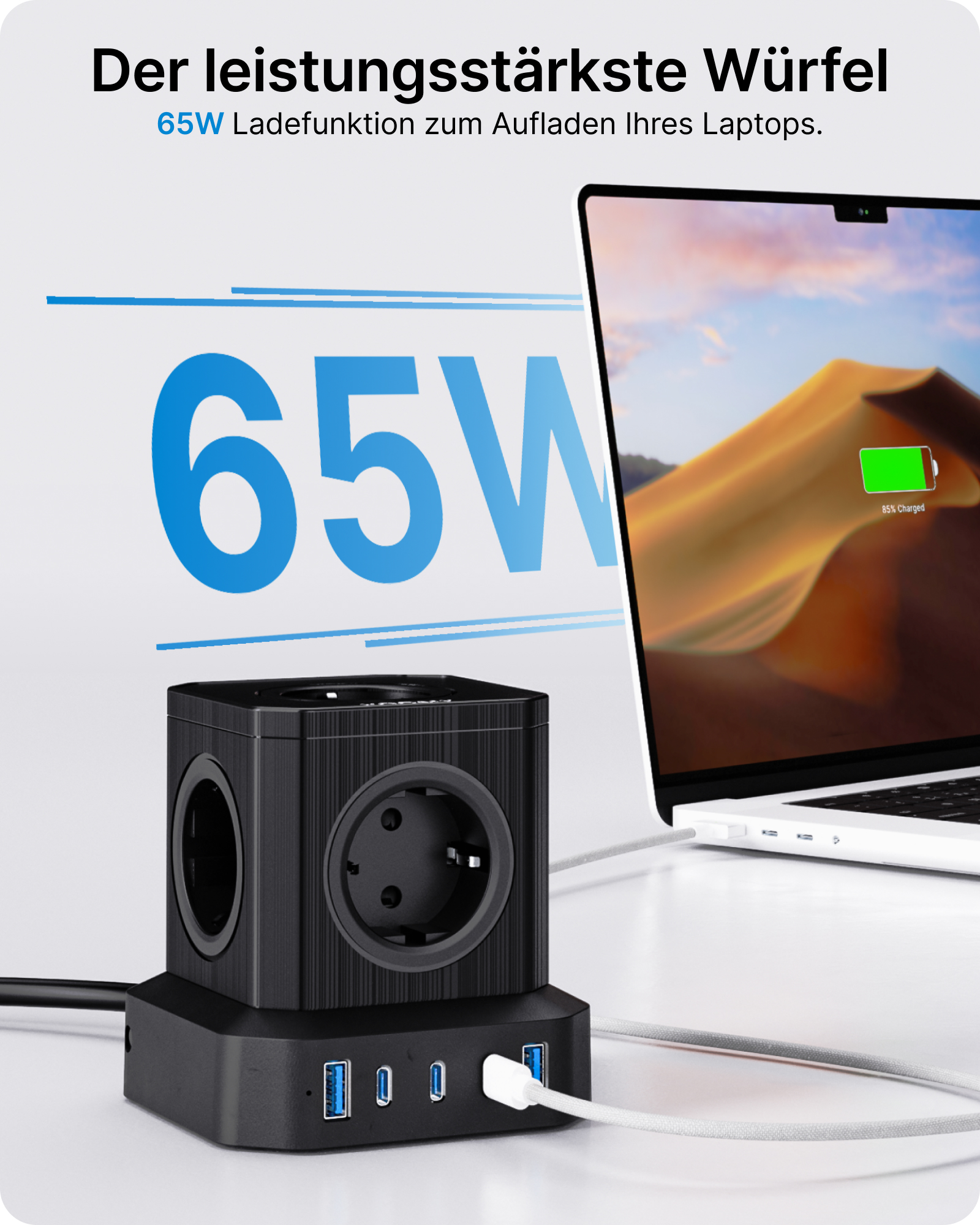 Schwarzer Power-Cube mit USB-Anschlüssen und Steckern. Text: 65W.