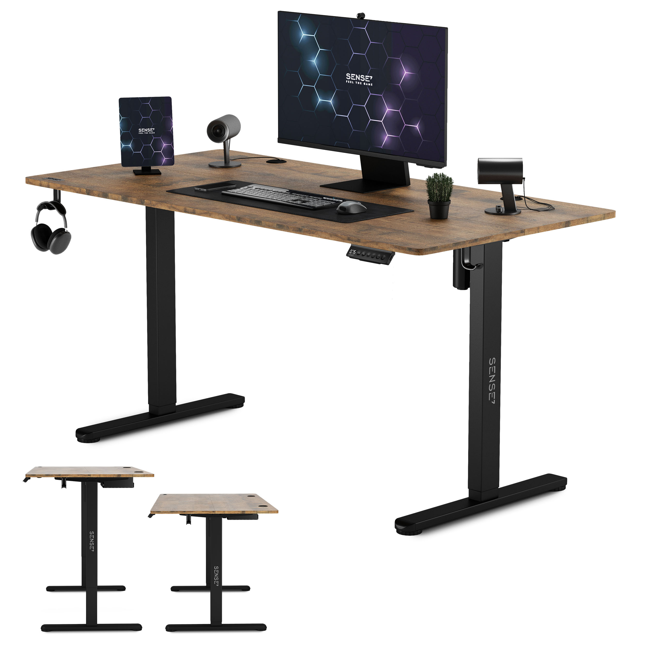 Stehpult mit Holzplatte und schwarzen Beinen. Der Schreibtisch hat einen Monitor und ein Tablet.