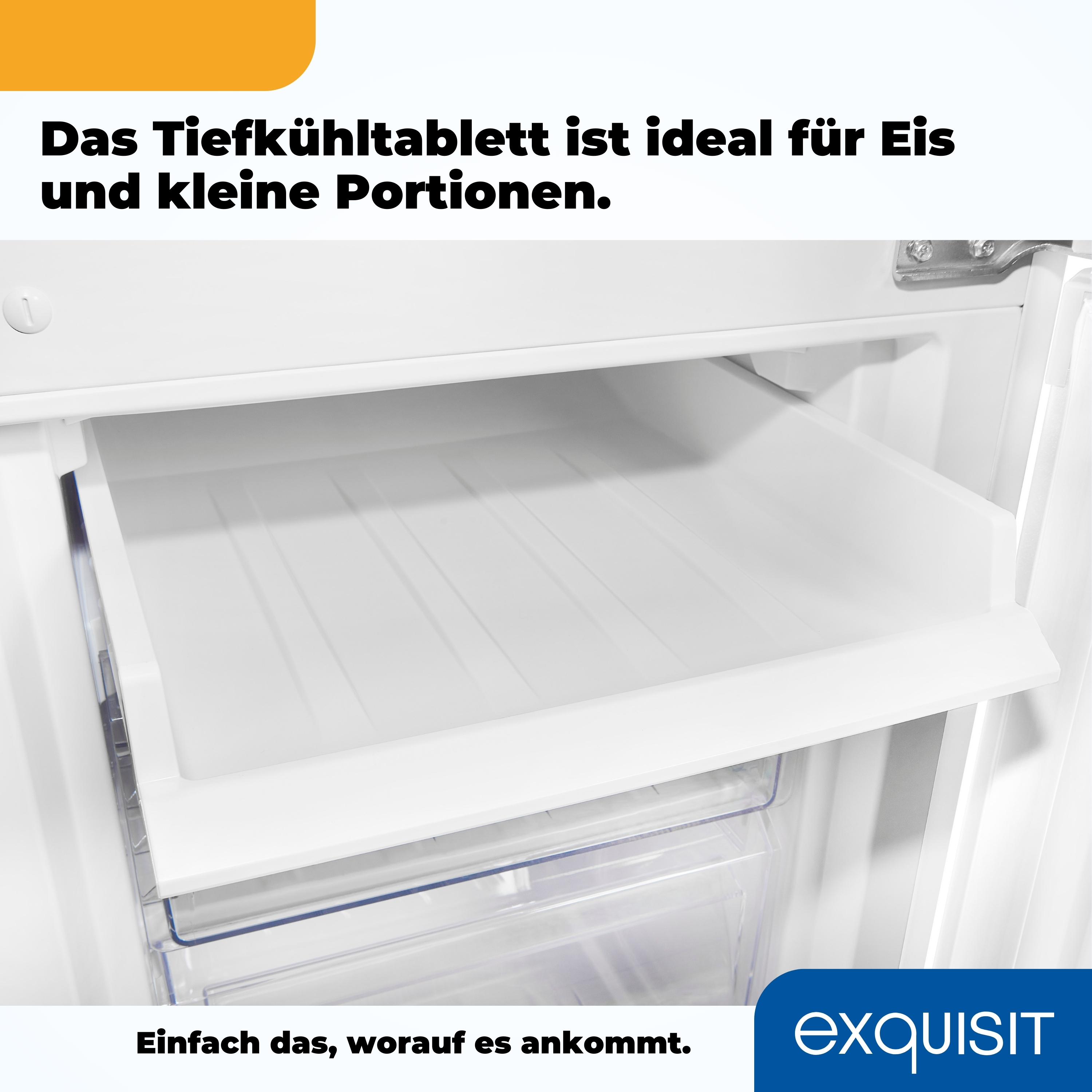 Geöffnete weiße Gefrierschublade mit weißer Schale und Text über Eis und Portionen.