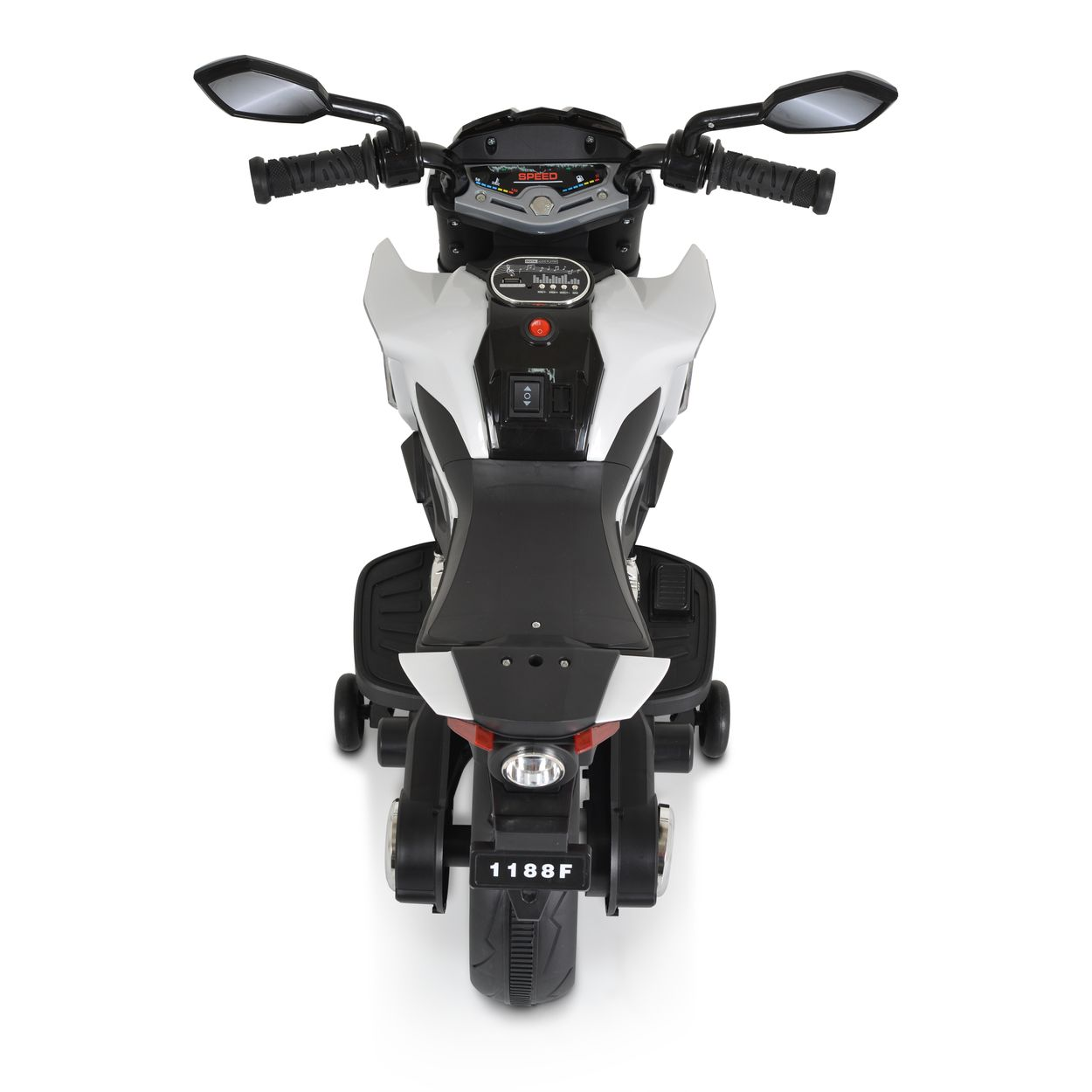 Weißes und schwarzes Spielzeugmotorrad, Draufsicht. Schwarzer Lenker, weißer Hintergrund.