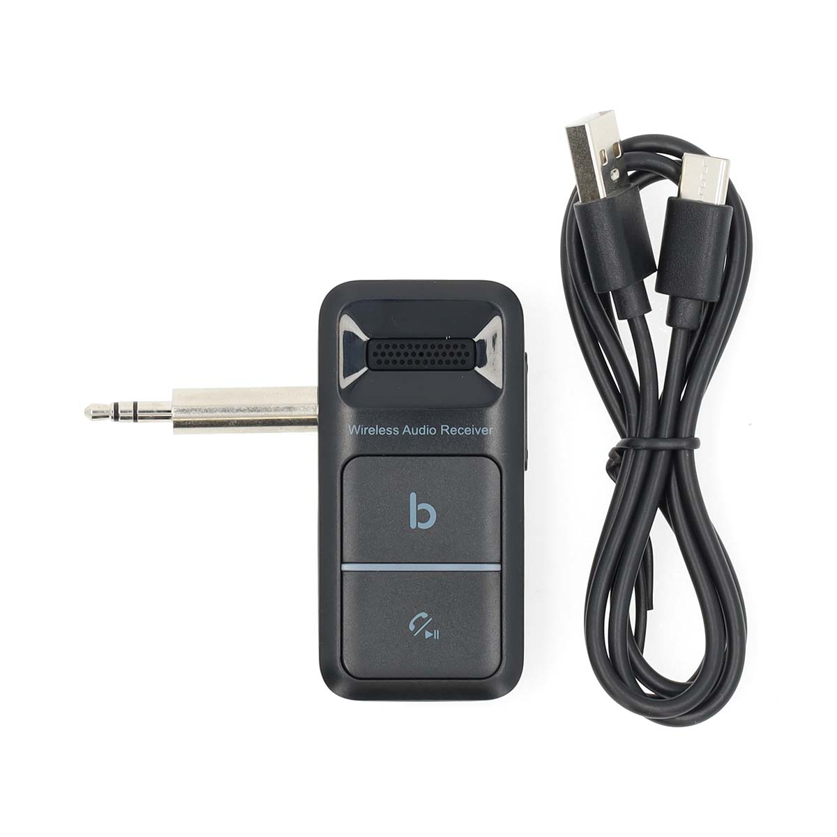 Schwarzer drahtloser Audioempfänger mit Kabel. Weißer Hintergrund. Der Empfänger hat einen 3,5-mm-Klinkenstecker und einen USB-C-Anschluss.