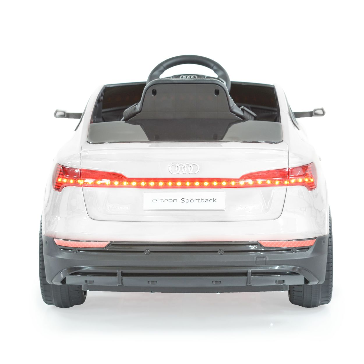 Weißes e-tron Sportback Spielzeugauto. Rückansicht, rote Lichter und e-tron Sportback-Text.