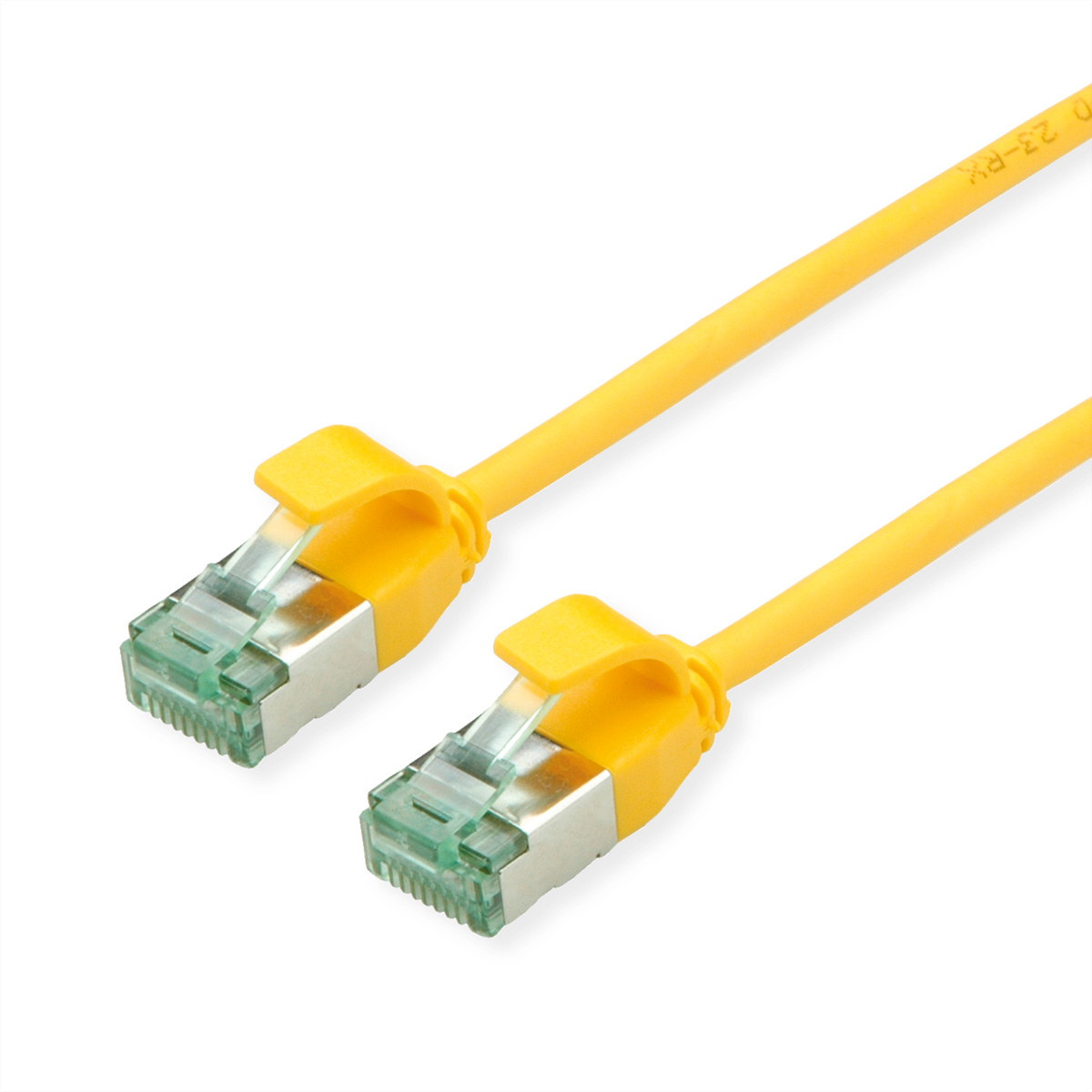 Deux câbles Ethernet jaunes avec connecteurs RJ45. Ils sont posés sur une surface blanche.
